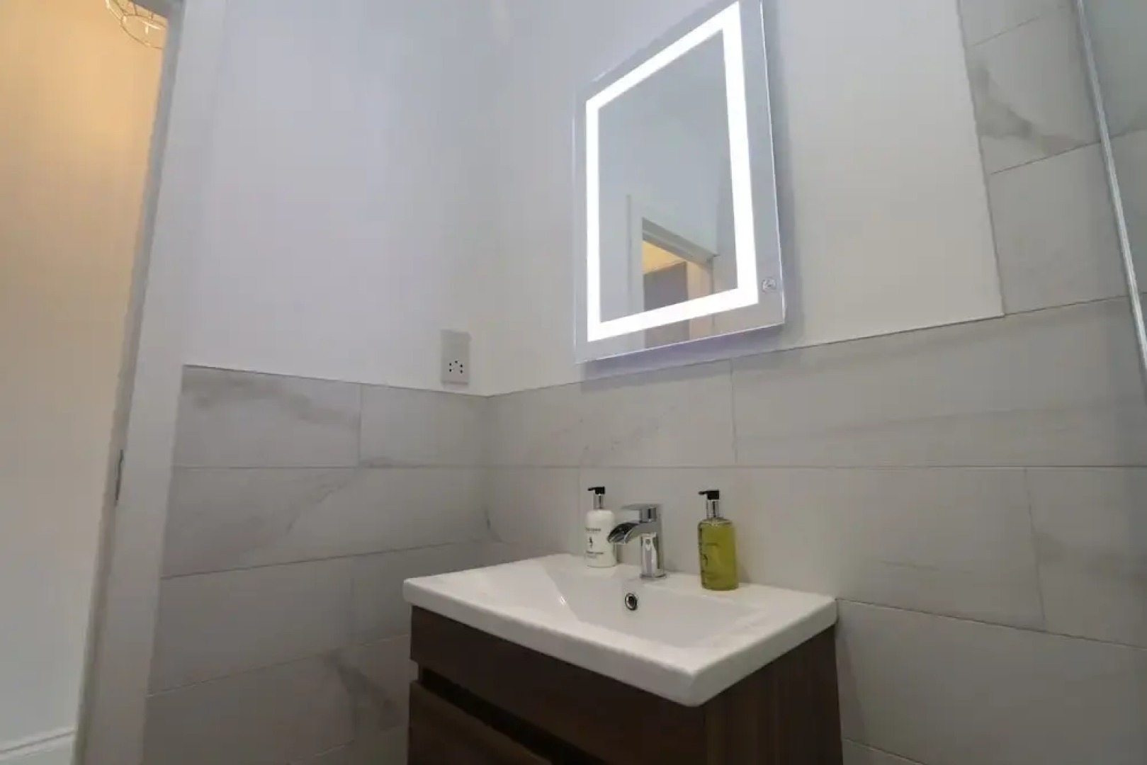 Dollar Apartments at 39