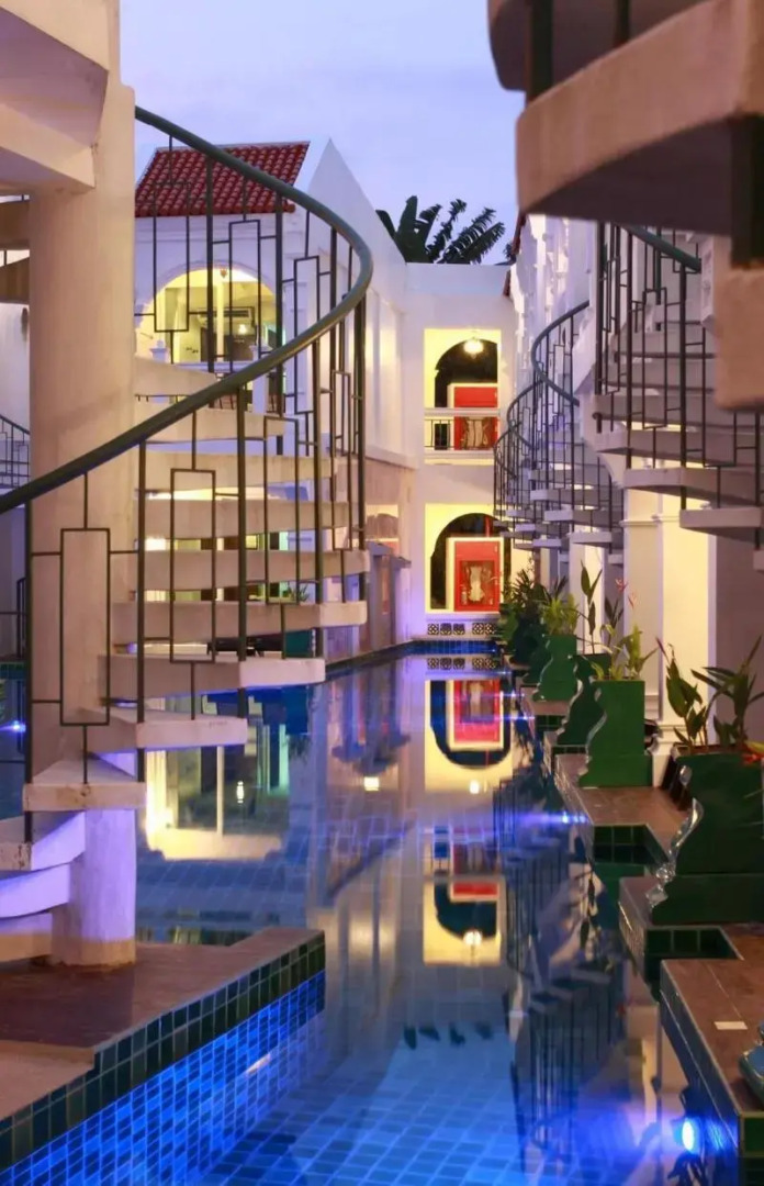 Supicha pool access hotel