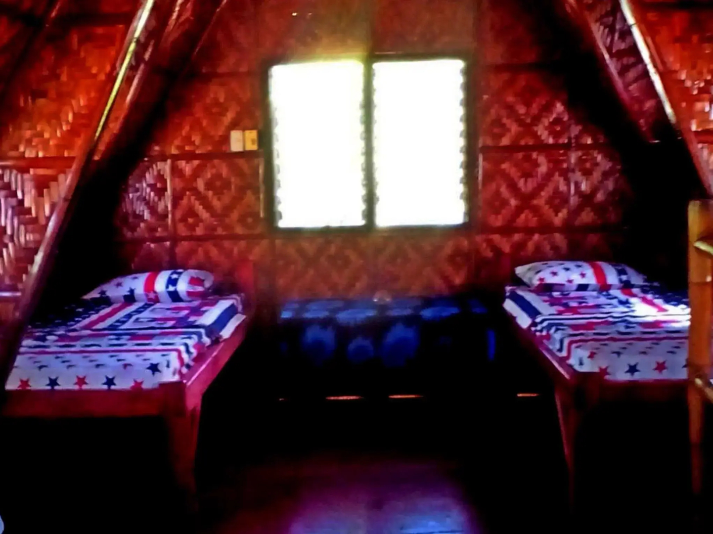 Lennons Place Backpacker Hostel