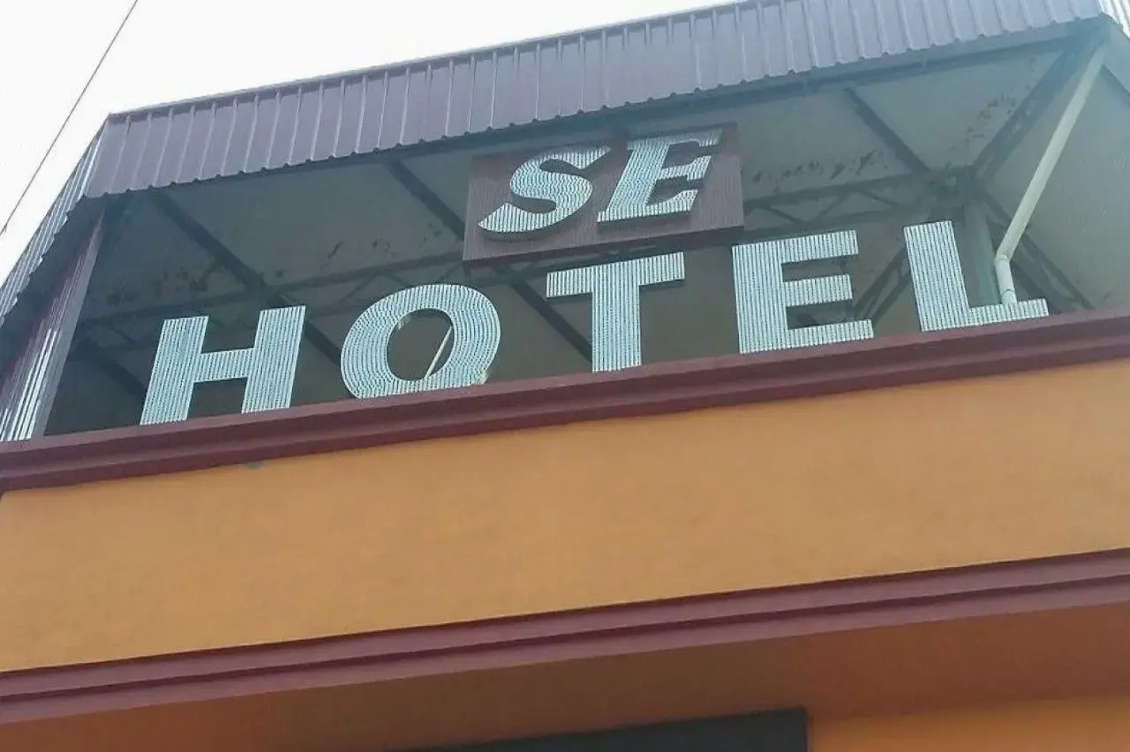 SE Hotel 2