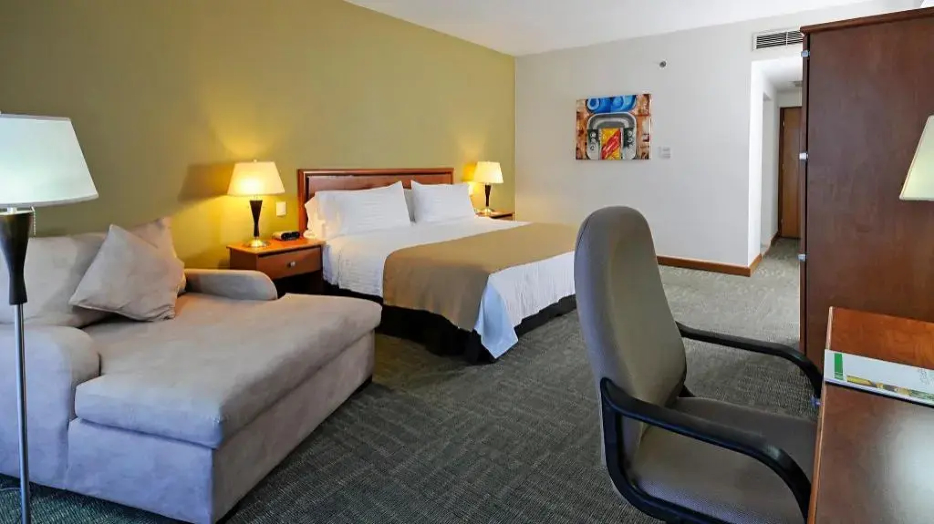 Holiday Inn Express & Suites Irapuato