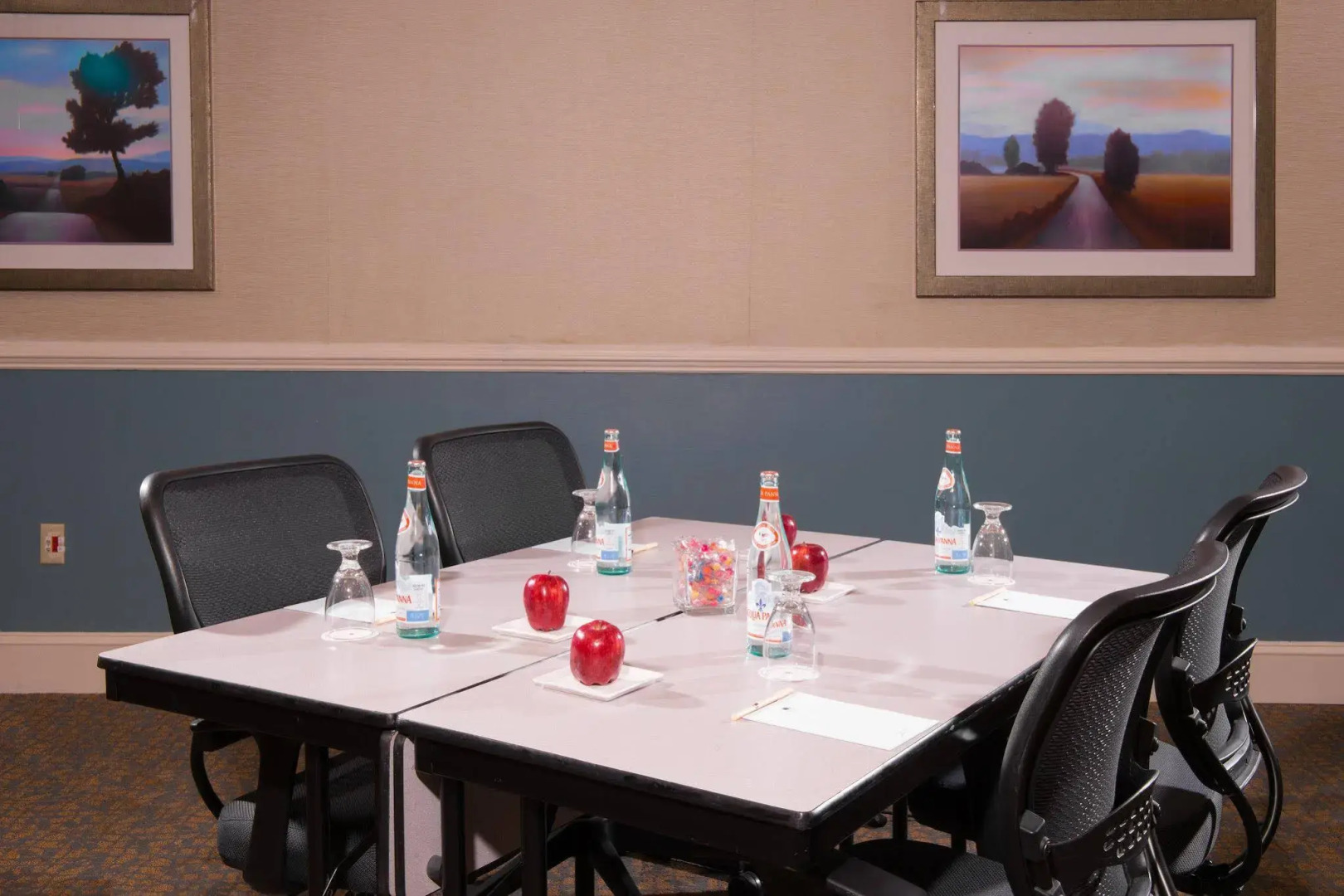 The Alloy King of Prussia - a DoubleTree by Hilton