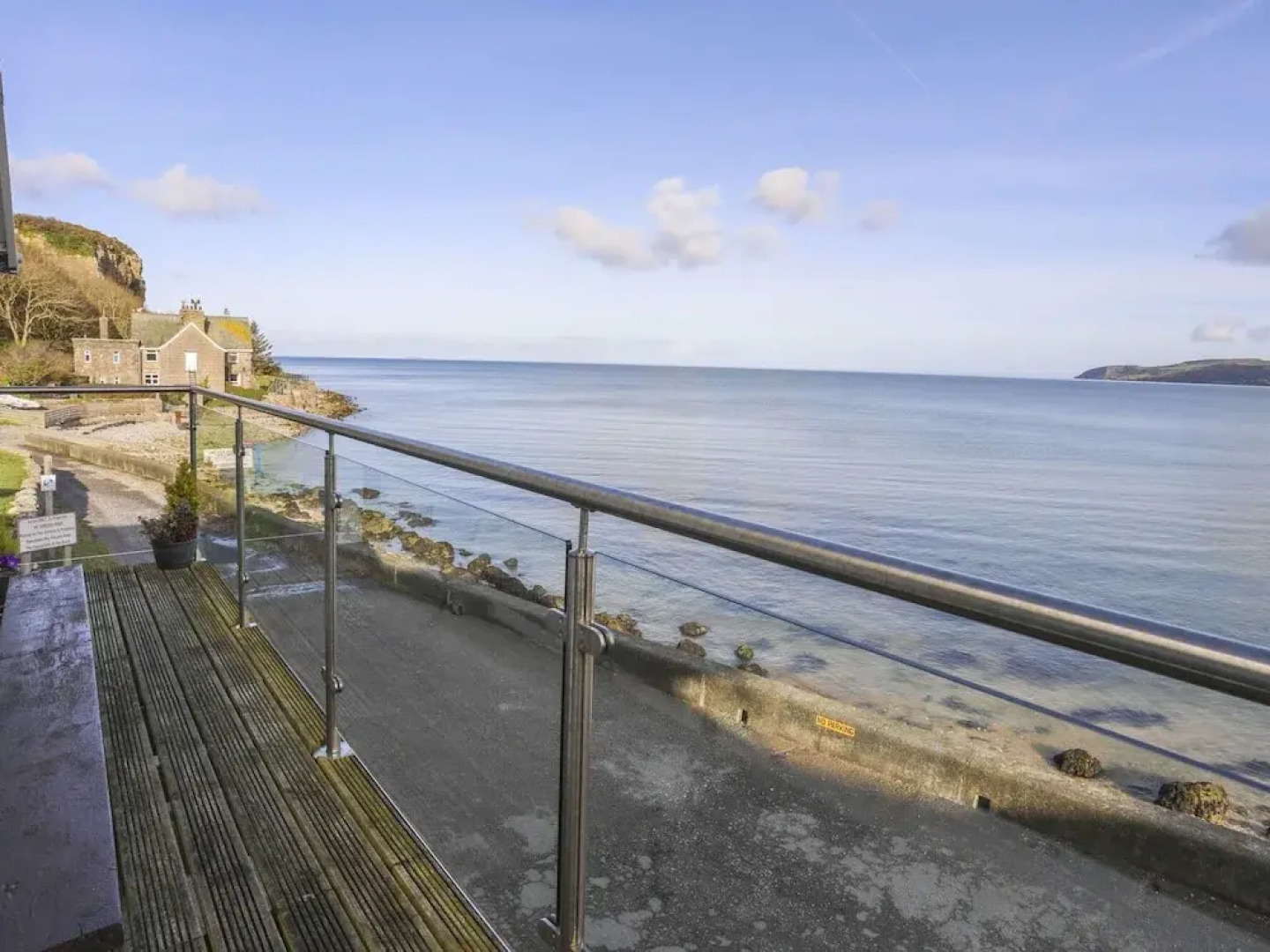 3 The Coach House - Penthouse Apartment