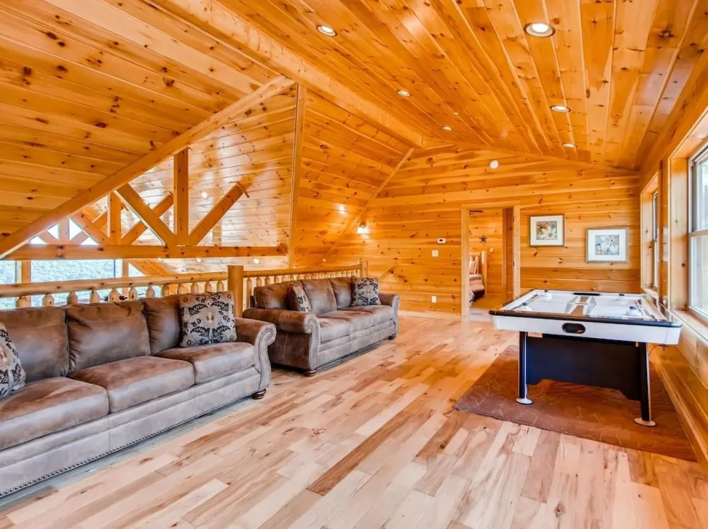 Vista di Cielo 4 Bedrooms 4.5 Bathrooms Cabin