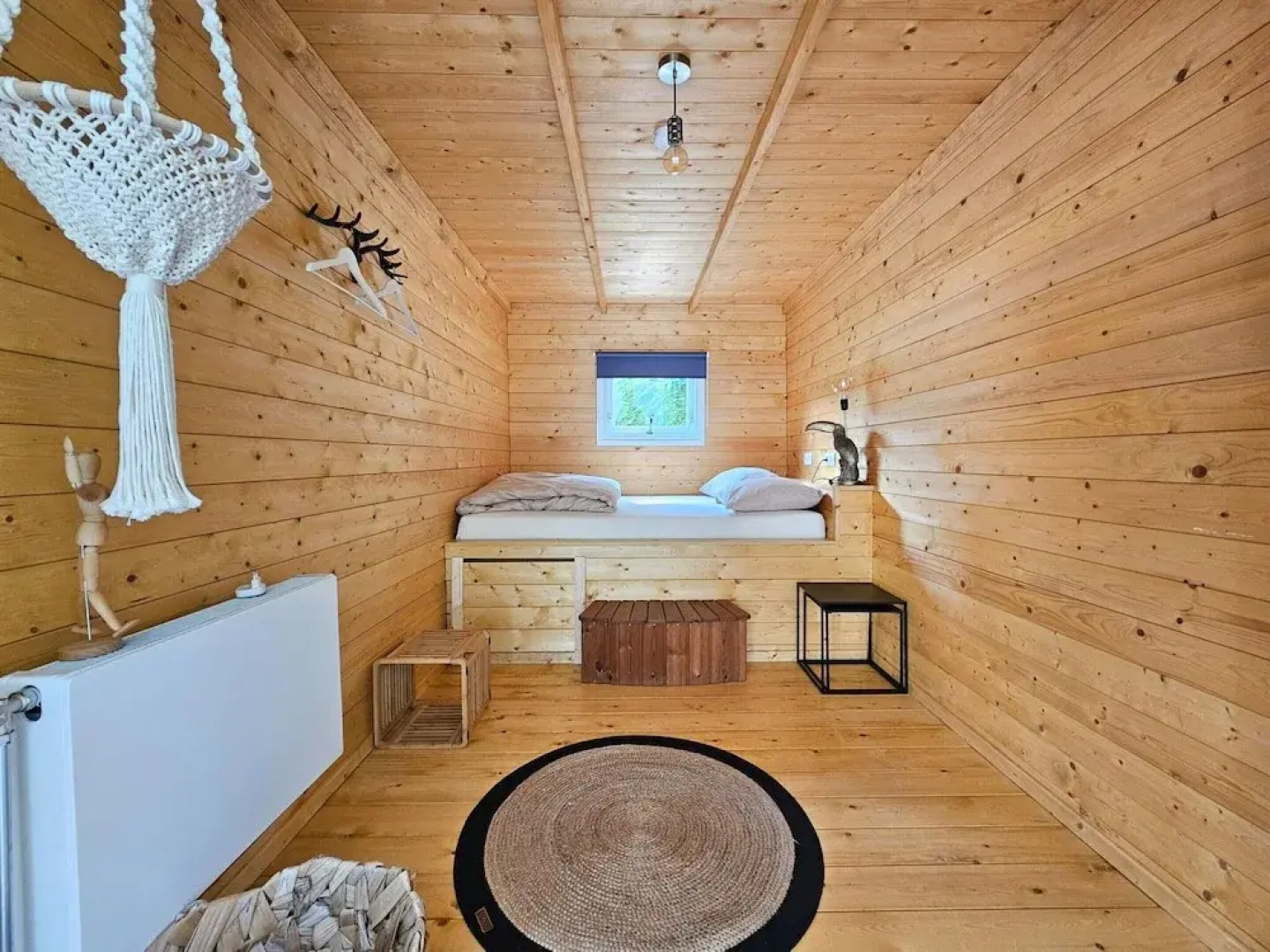 Chalet Kieftveen With hot tub for Four Person