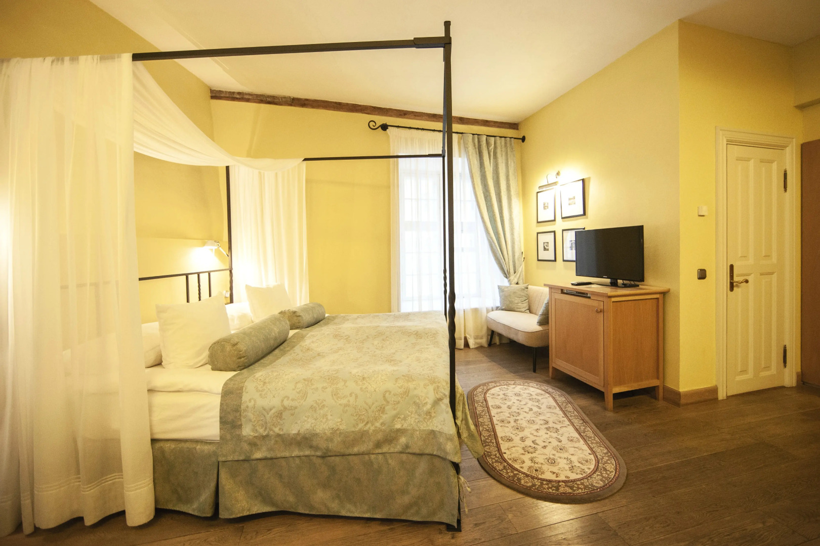 The Three Sisters Hotel