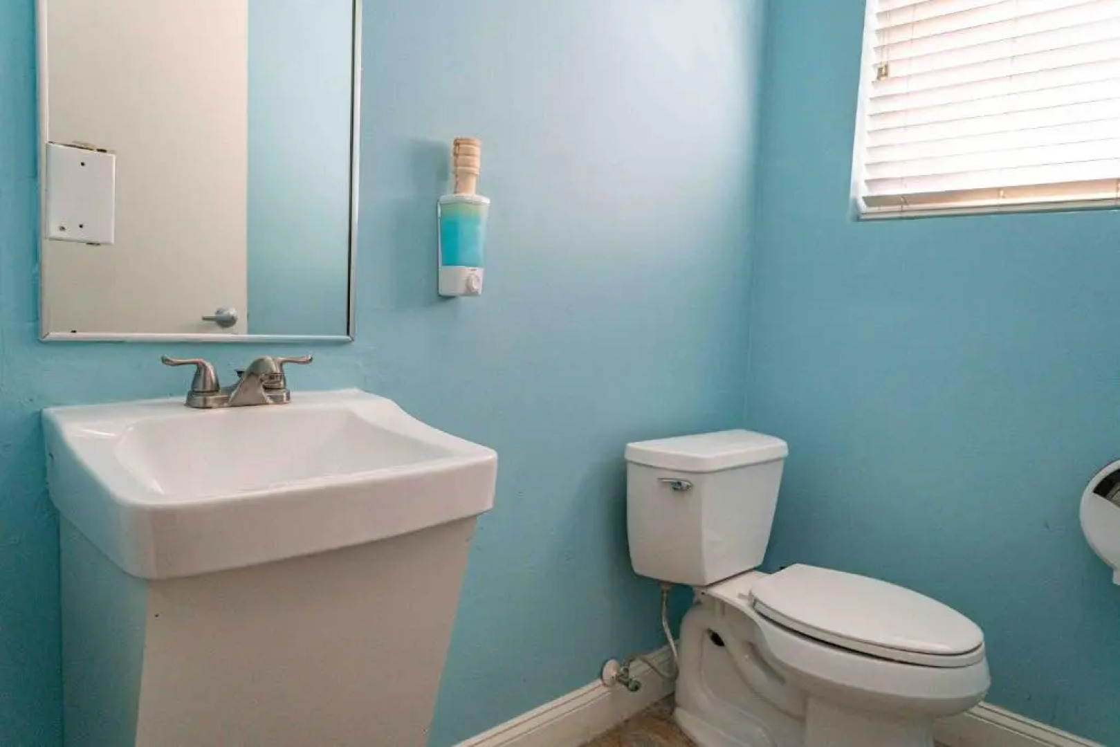 Beds n' Drinks Hostel