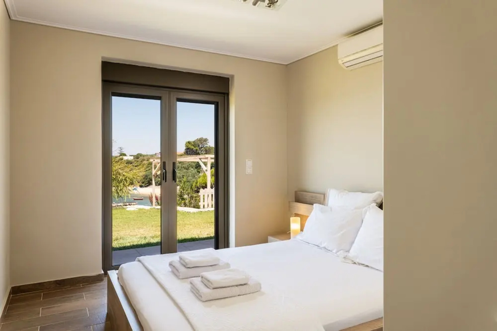 Villa Idyle-Luxury Beachfront Property