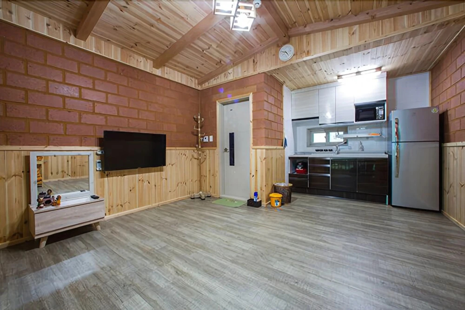 Jeongseon Firefly Light Clay Pension