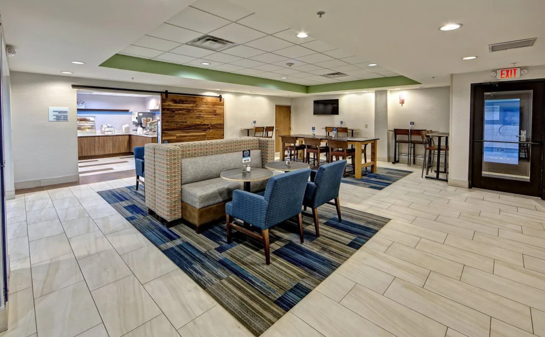 Holiday Inn Express & Suites Crossville by IHG