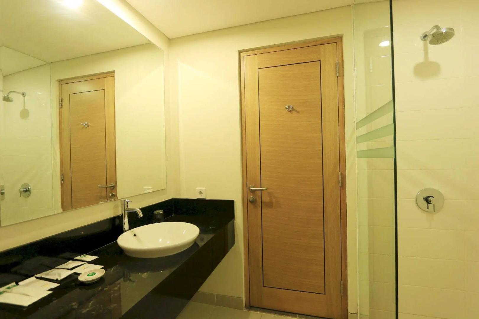 Laprima Hotel Flores