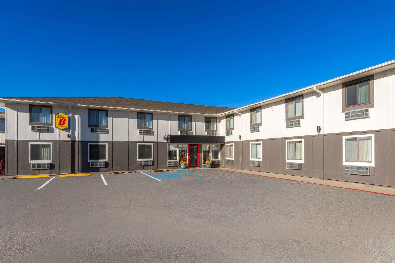 Super 8 by Wyndham Rock Port MO