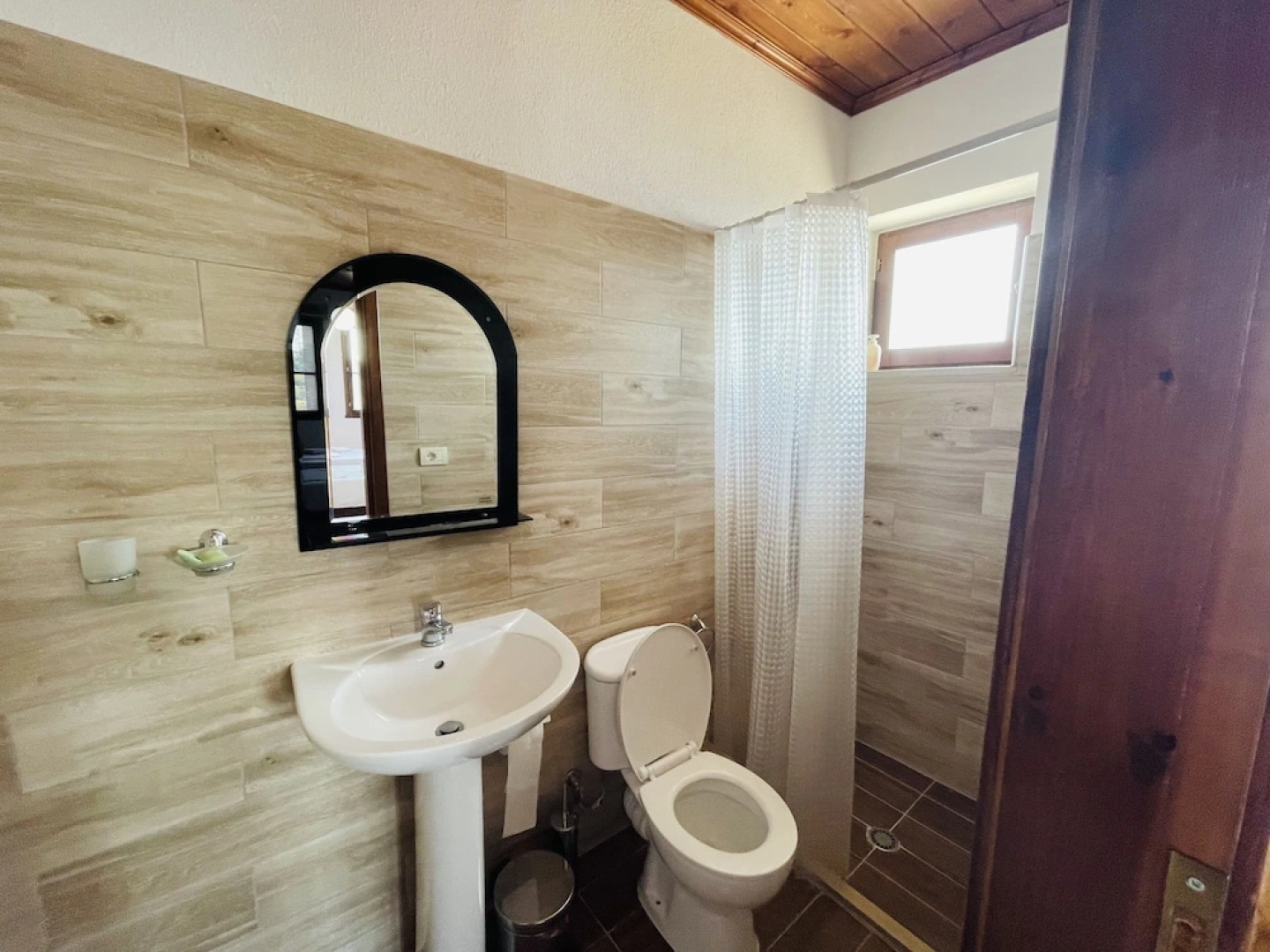 Denis Guest House