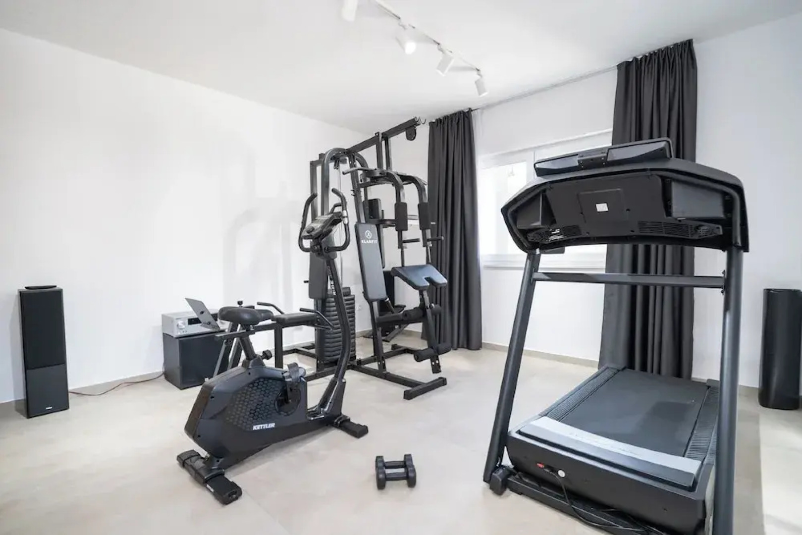 Luxury Villa Entrata-Five Bedroom Villa