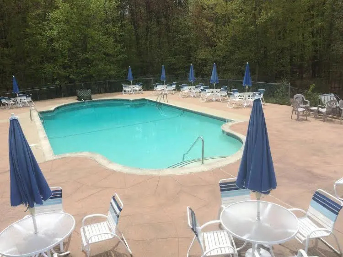 Forest Glen Inn