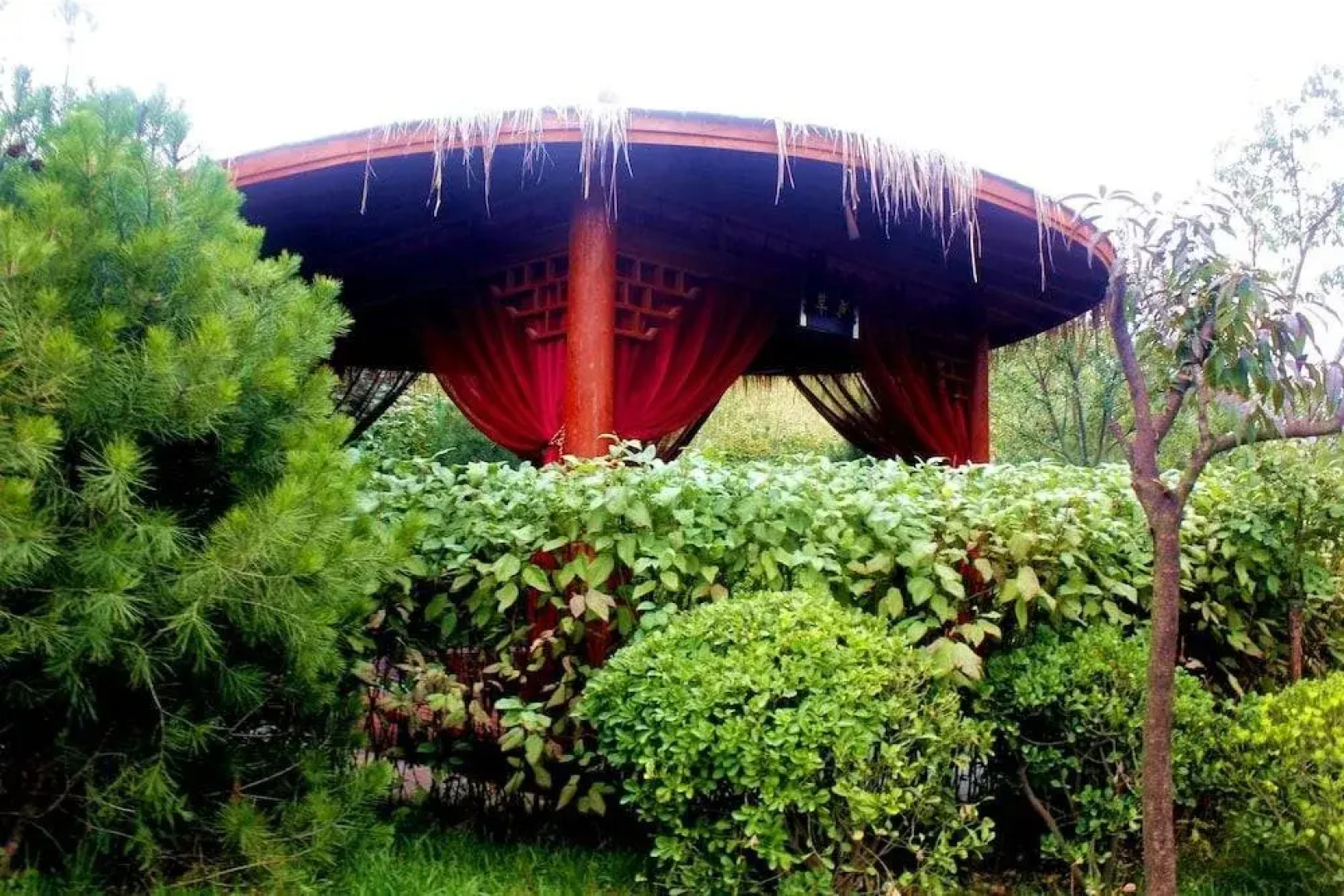 Shengtang Yishe Hot Spring Resort Hotel