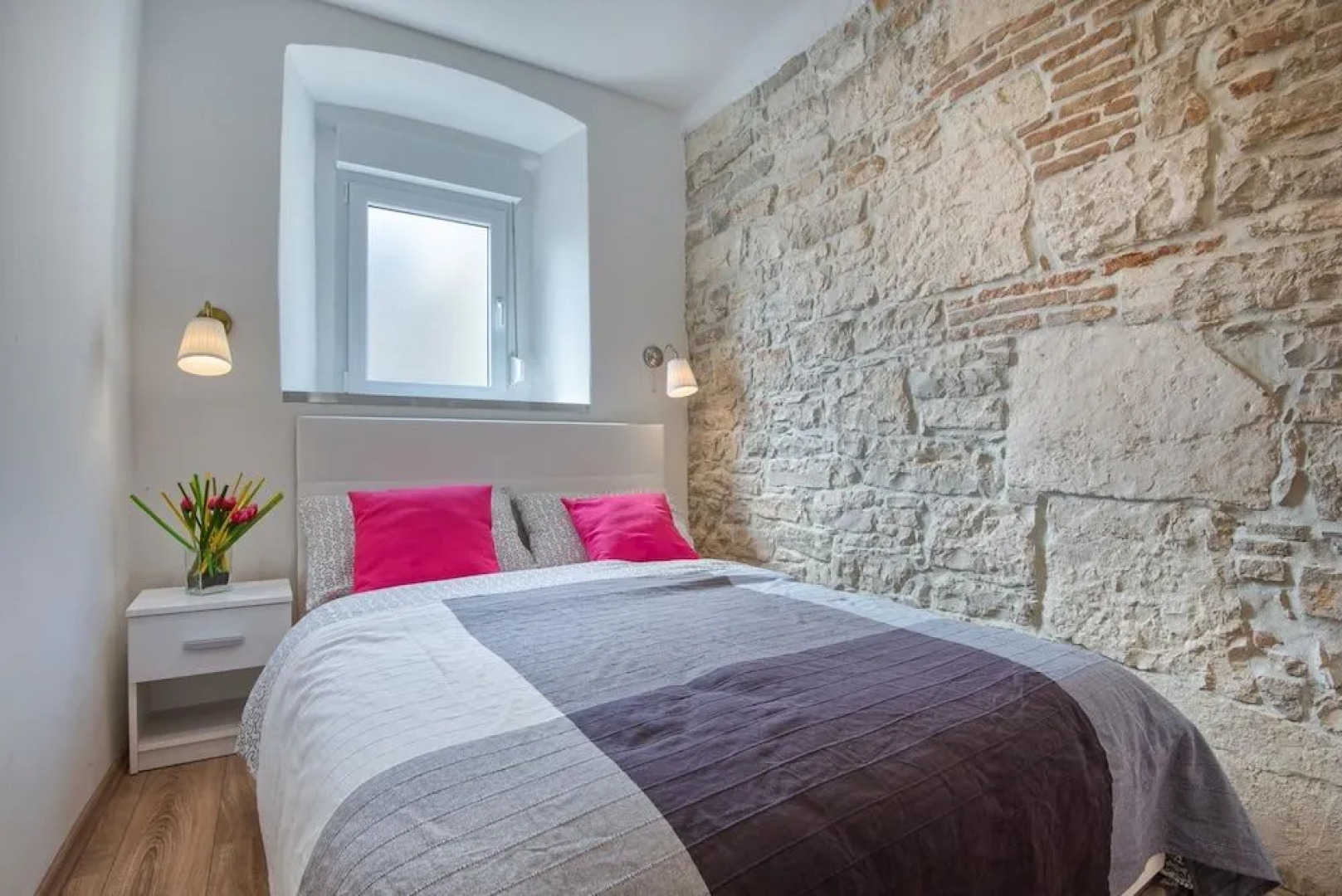 Top Center Rooms & Studio