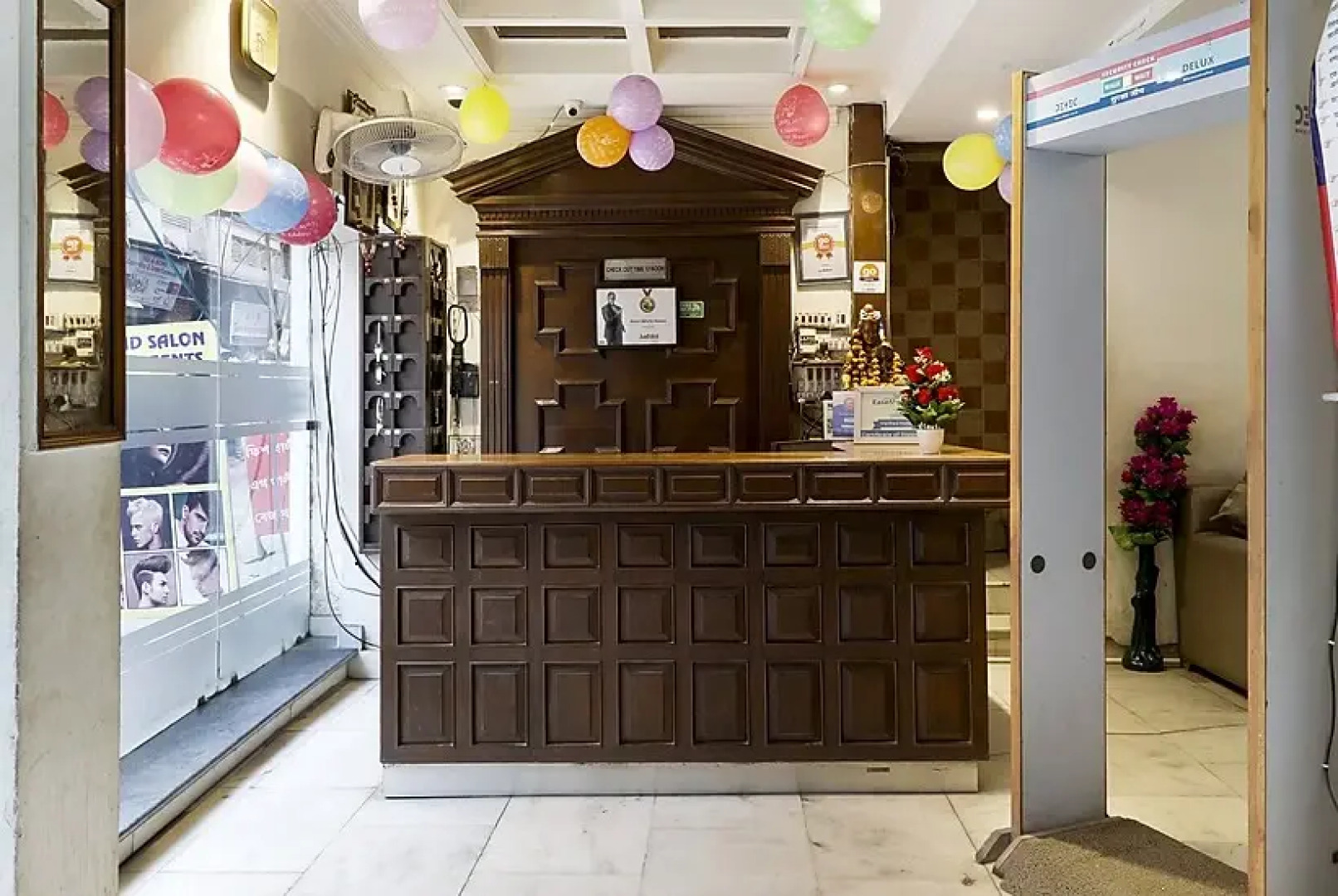 White House Tourist Lodge