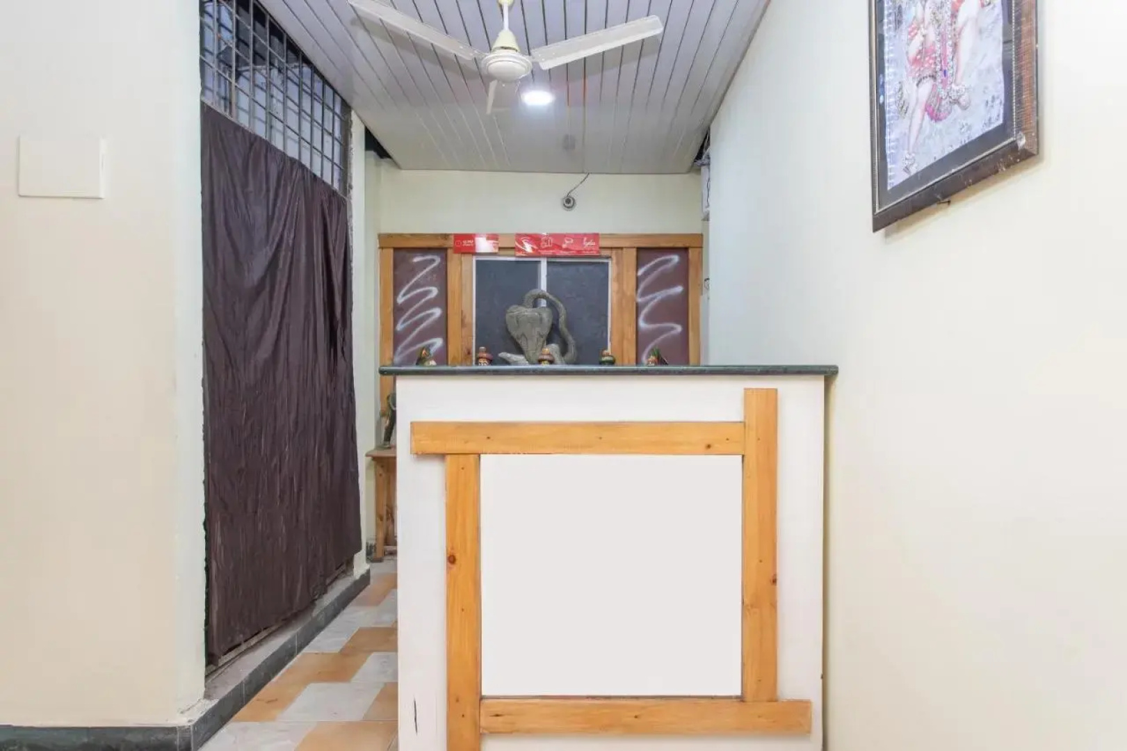 OYO 24109 Hotel Santushti