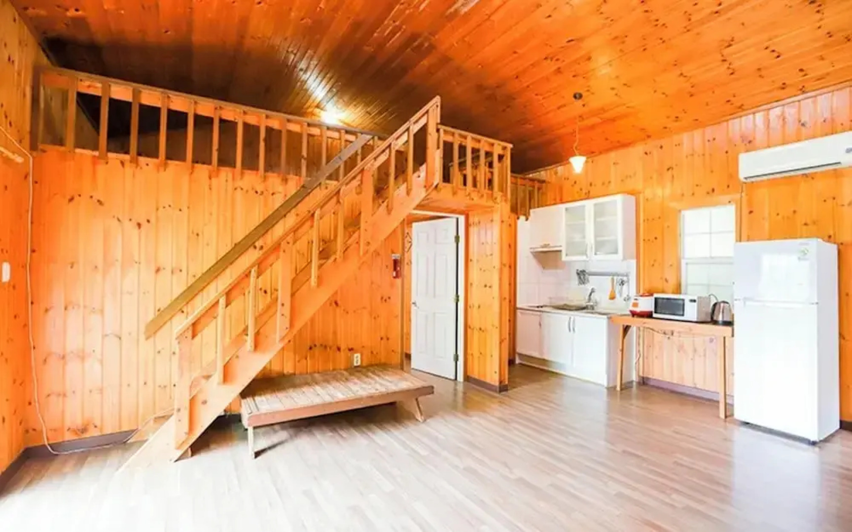 Goseong Gureumwiui Sanchaek Pension