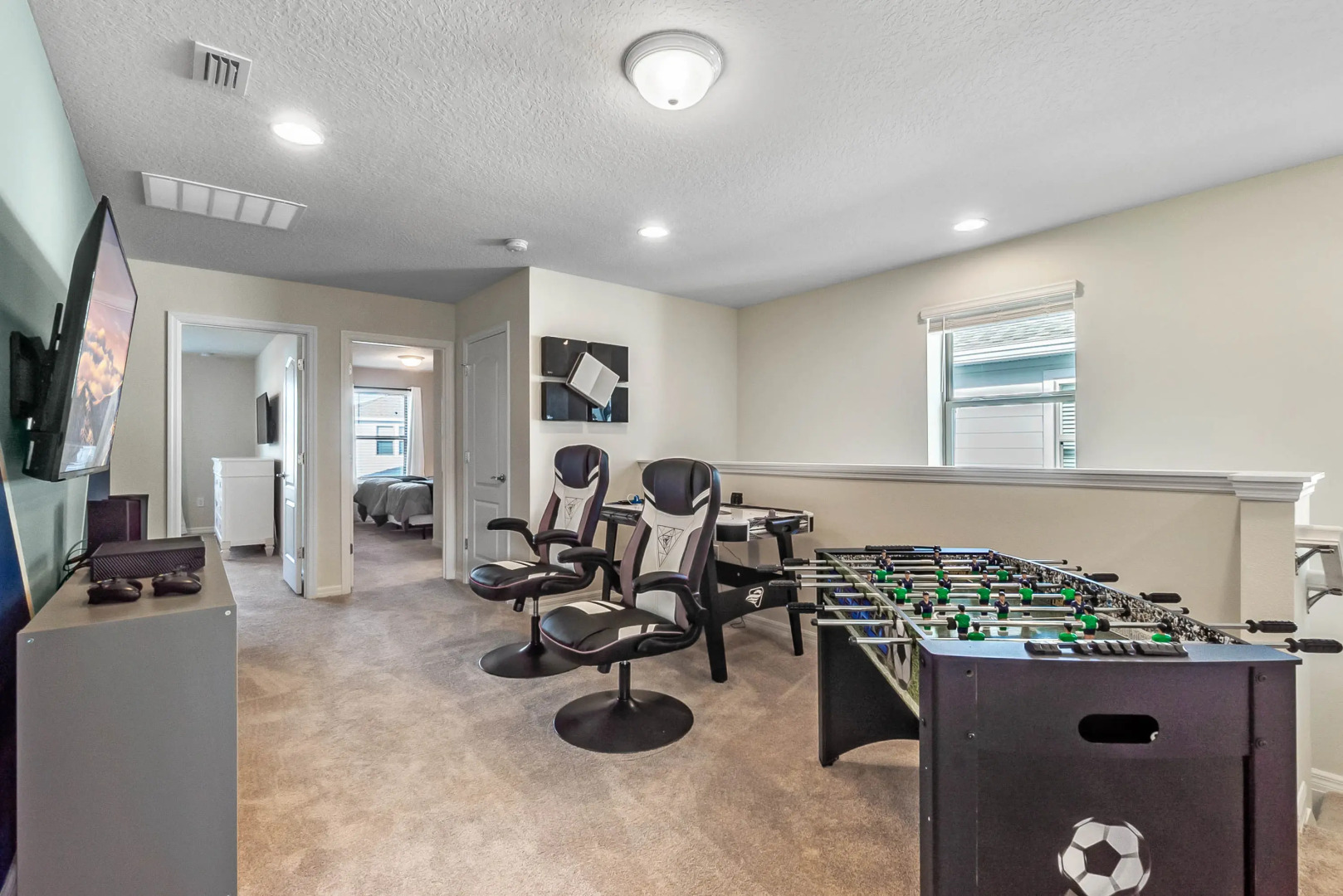 5 Bedrooms / 4.5 Bathrooms / Windsor at Westside (8917 SA), Kissimmee, US