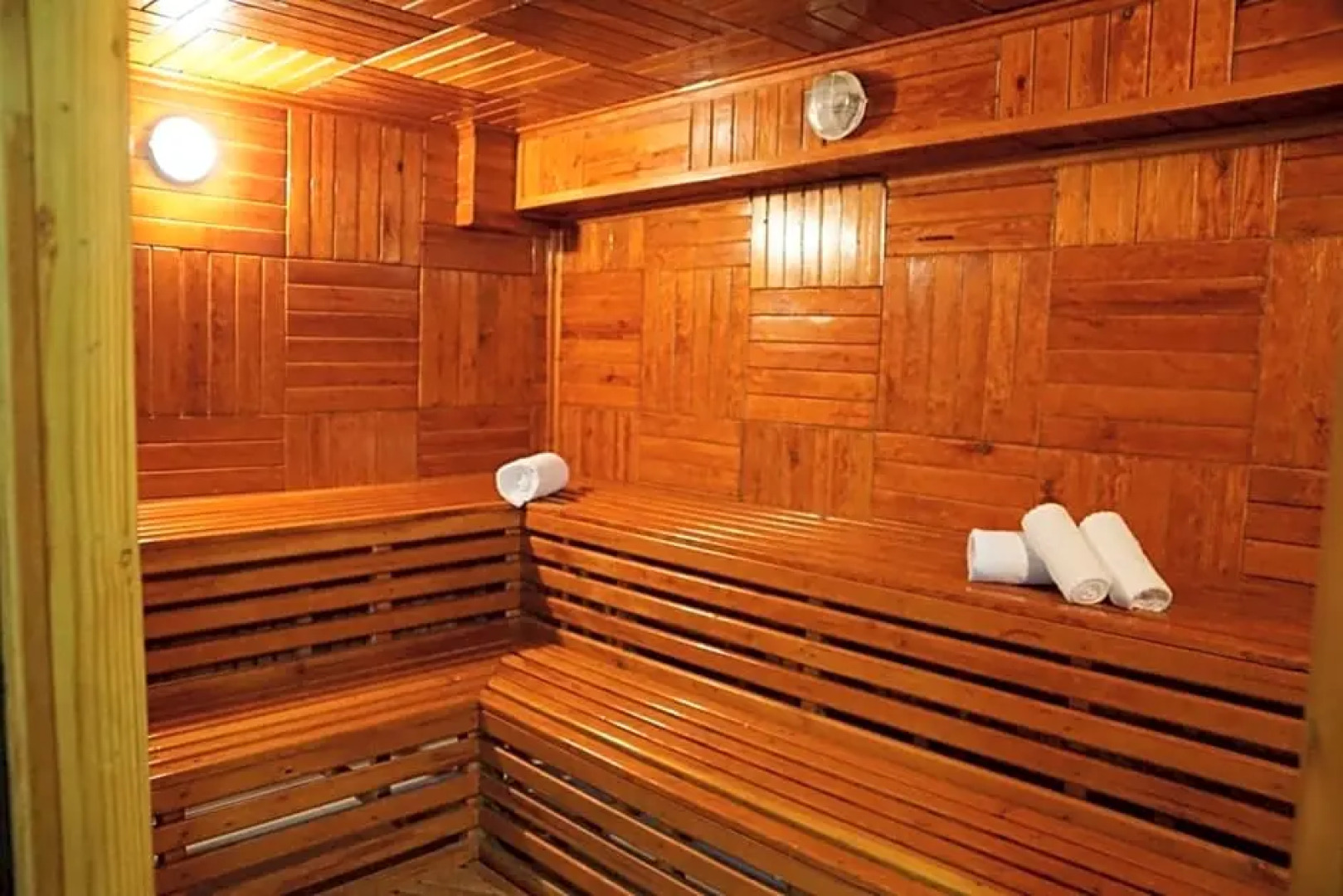 Real Plaza Hotel & Convention Center