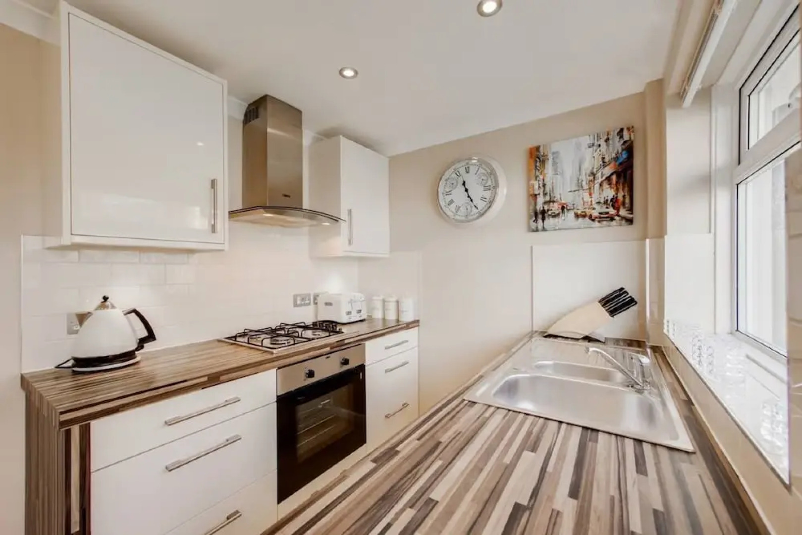 Bungalow 2 min Walk to Beach and sea Sleeps 6