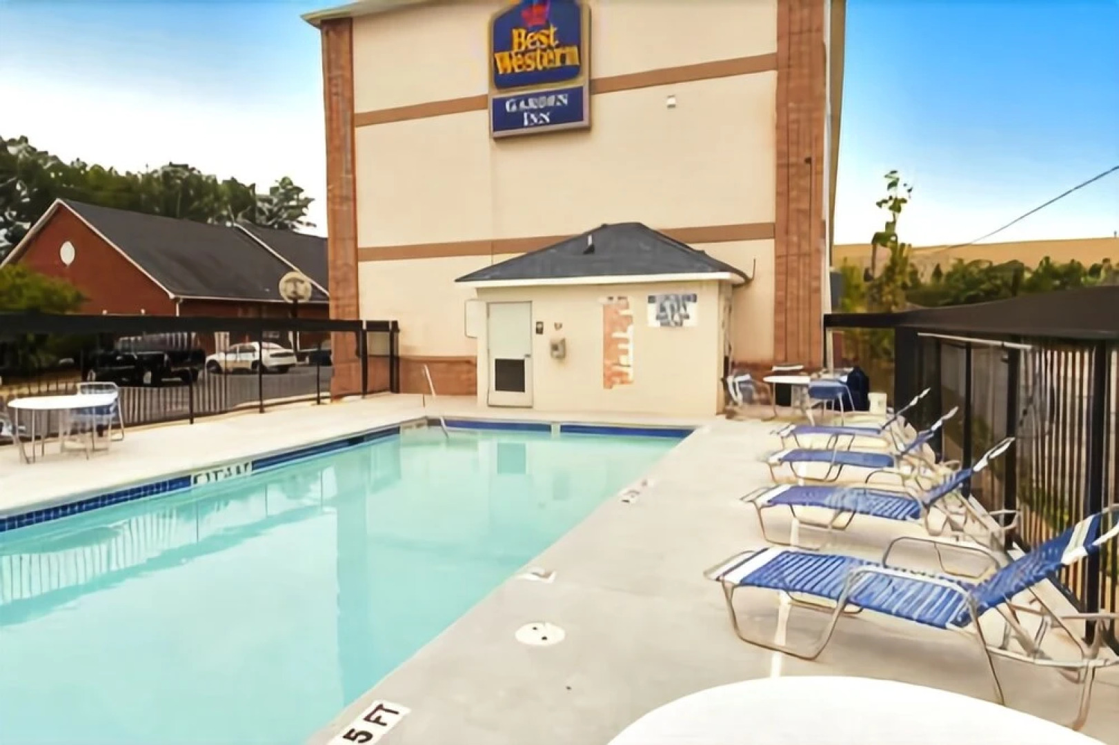 Garden Inn Hotel