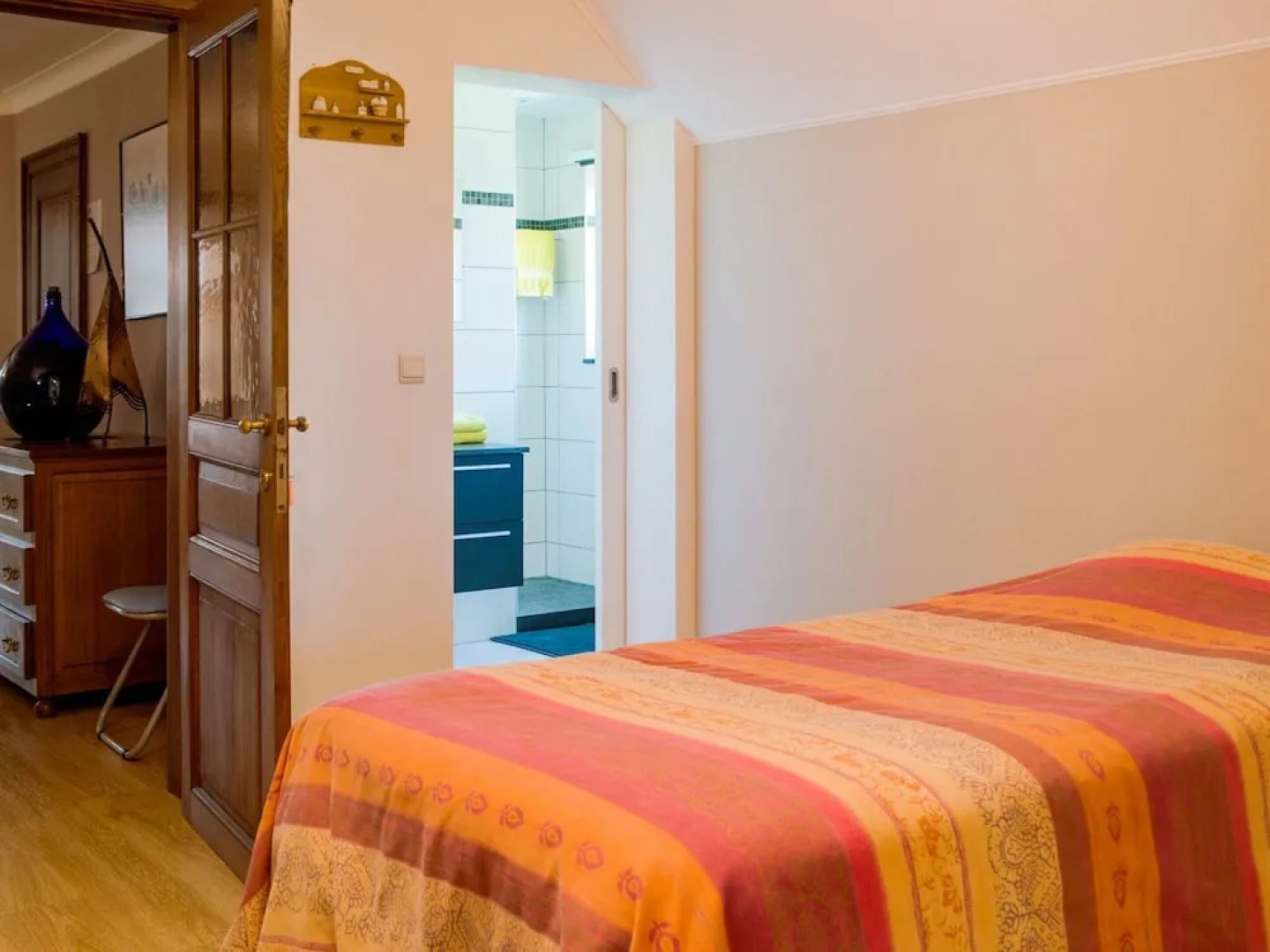 Villa in Bitvre With Garden