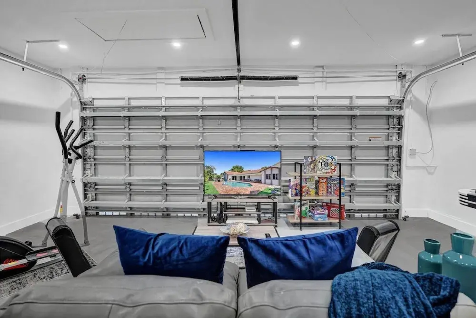 6BR Oasis with Heated Pool & Gameroom