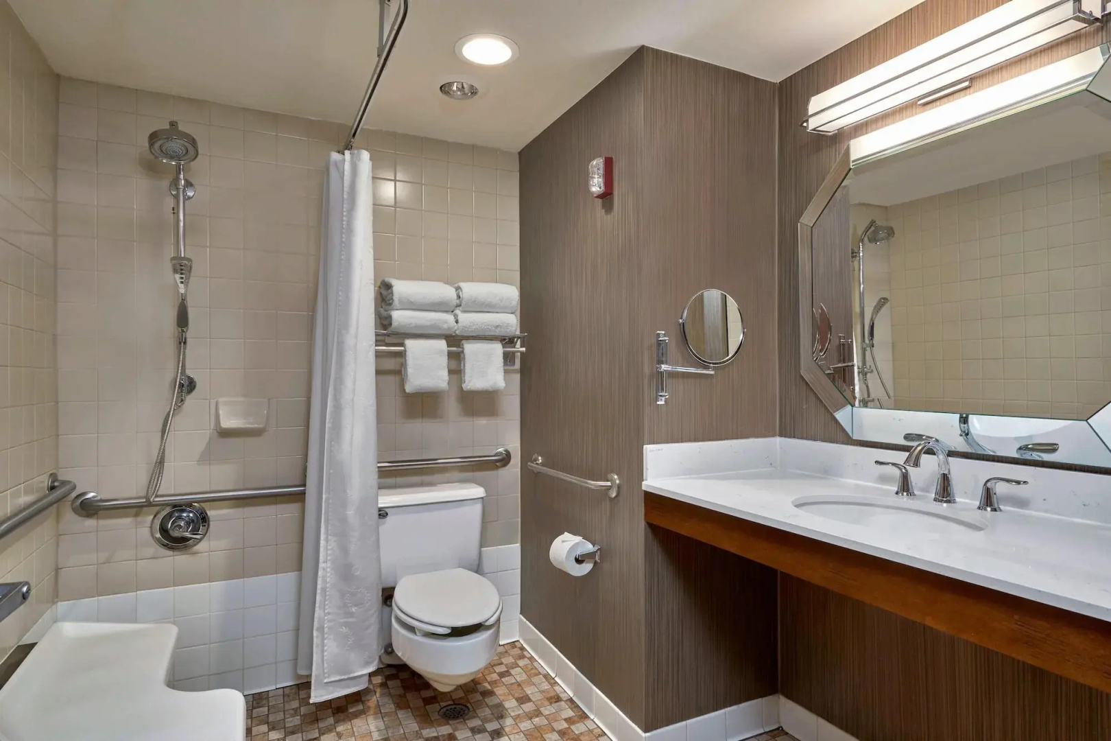 Sheraton Milwaukee Brookfield Hotel