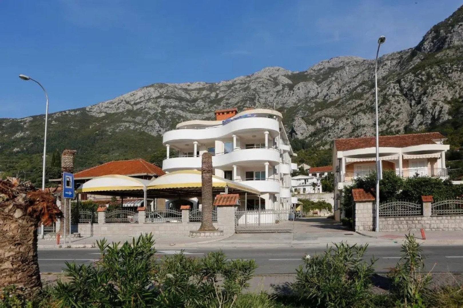 Fashion Beach Apartments