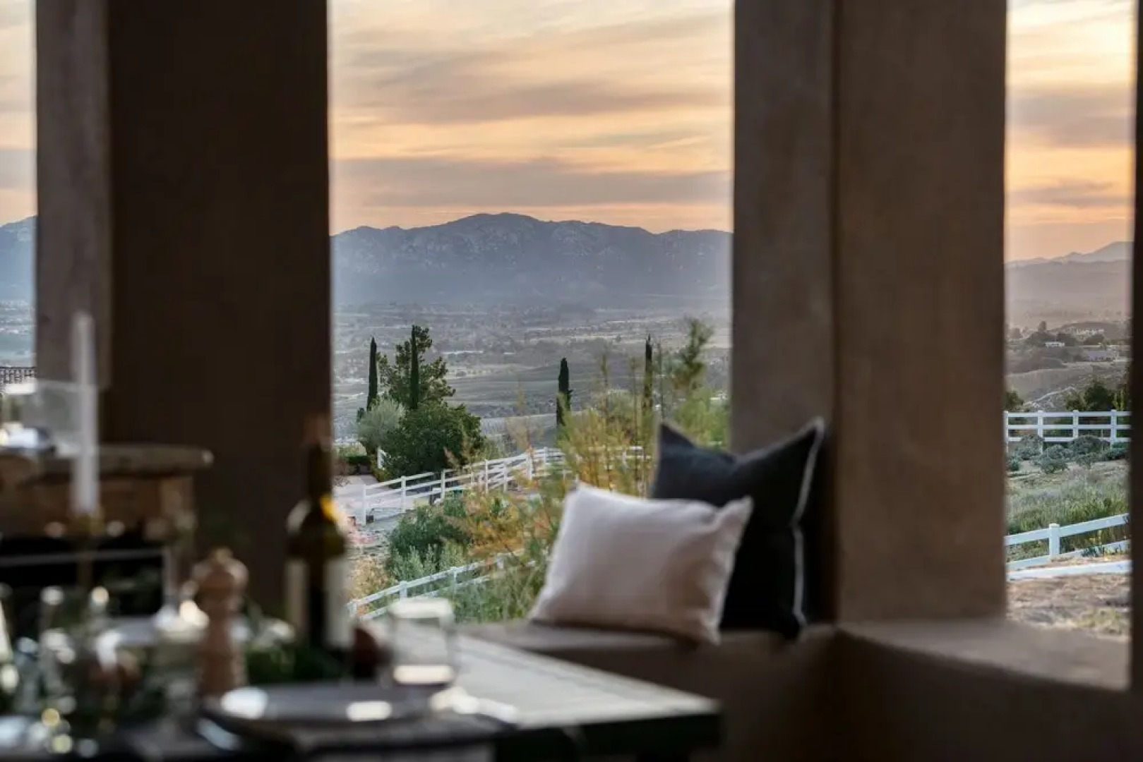 Casa Sancerre by Avantstay - Hilltop Estate w Breathtaking Views, Pool & Hot Tub