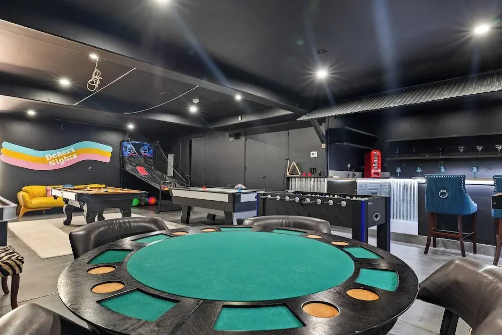 Luxe 7bdr Oasis w/ Pool, Putting Green, Game Room Villa Del Gallo by Avantstay