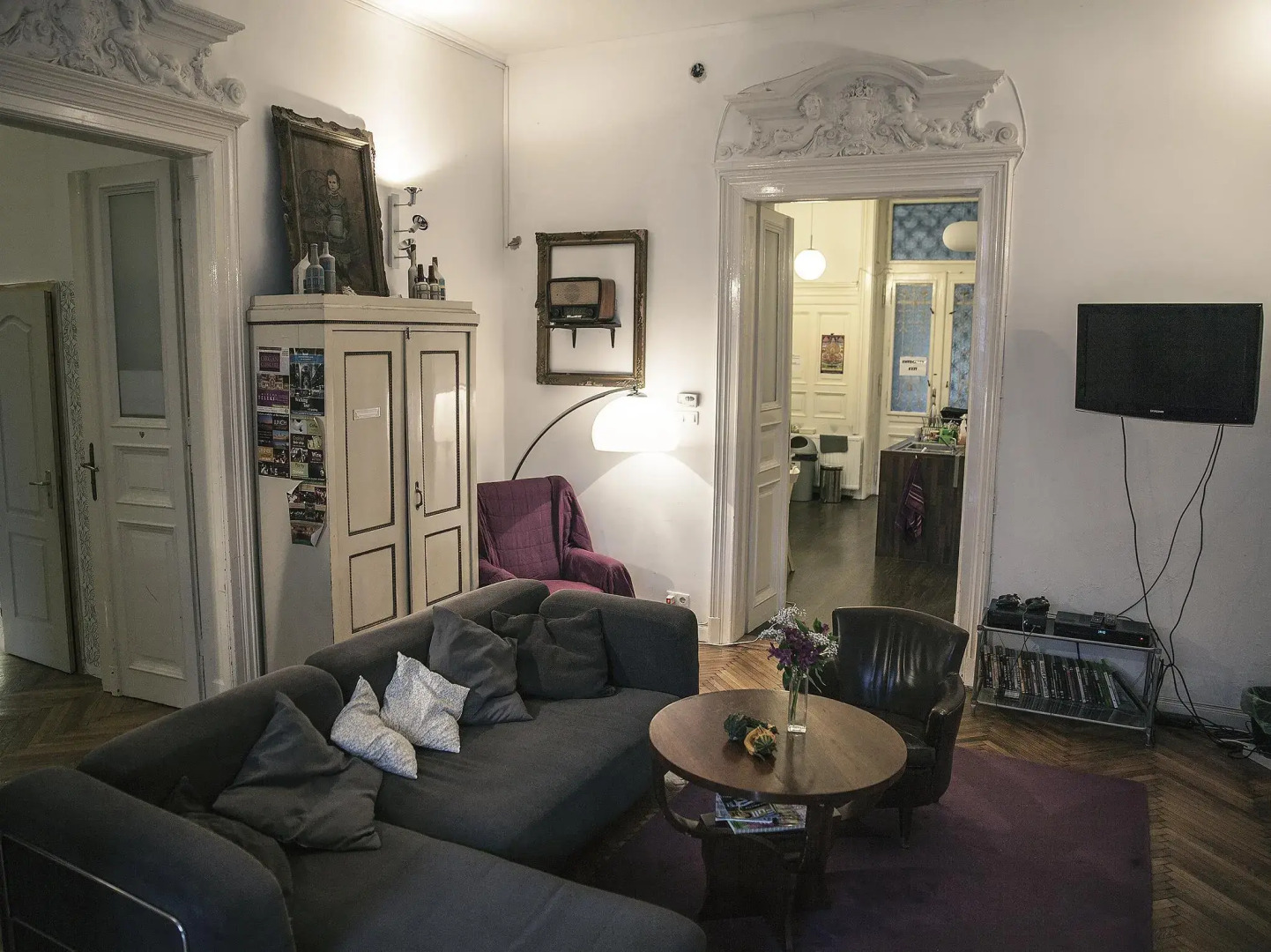 Baroque Hostel & Coworking