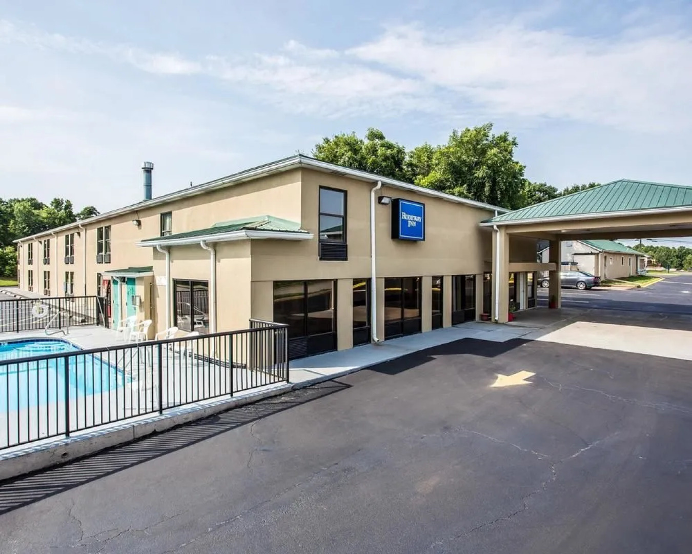 Super 8 Claremont East Hickory