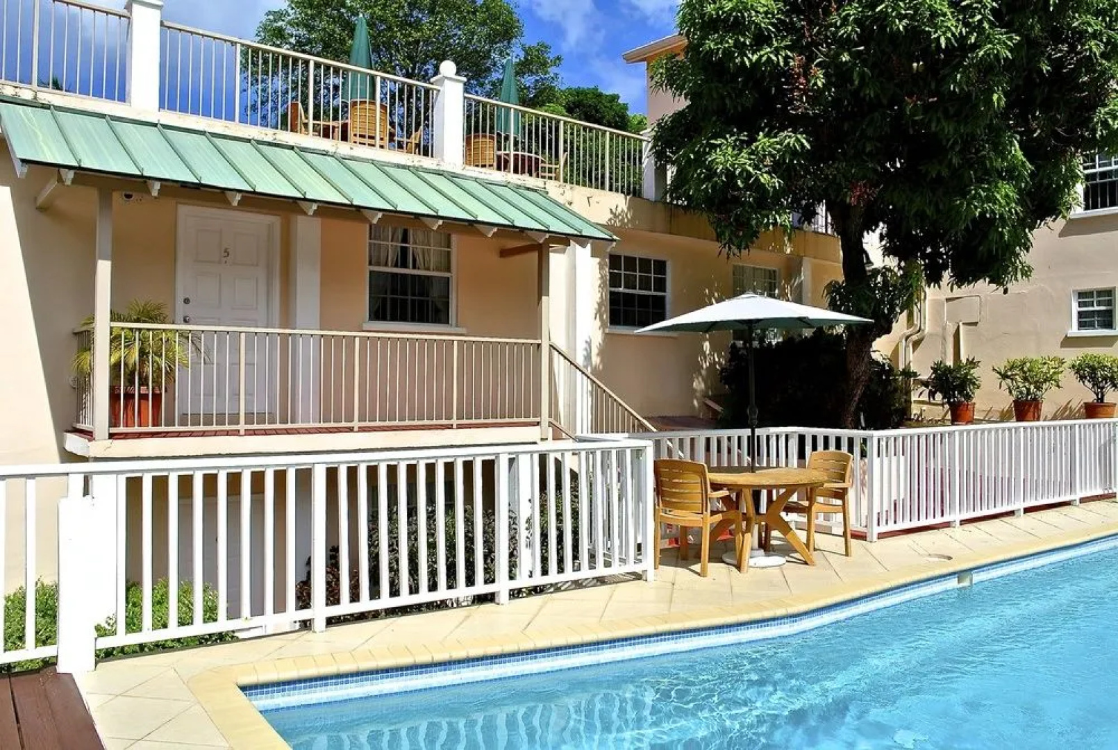 Poinsettia Villa Apartments