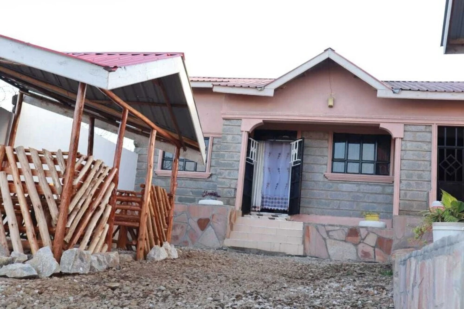 Lux Suites Mara Holiday Homes