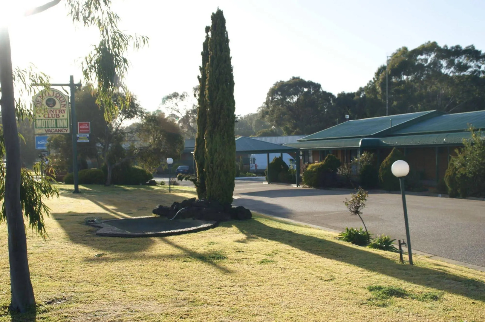 Deniliquin Country Club Motor Inn