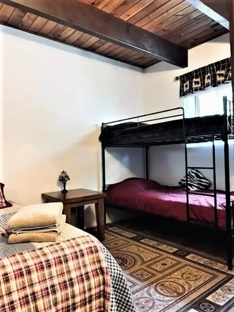 Woodsy 'a' Frame 3 Bedroom Cabin by RedAwning