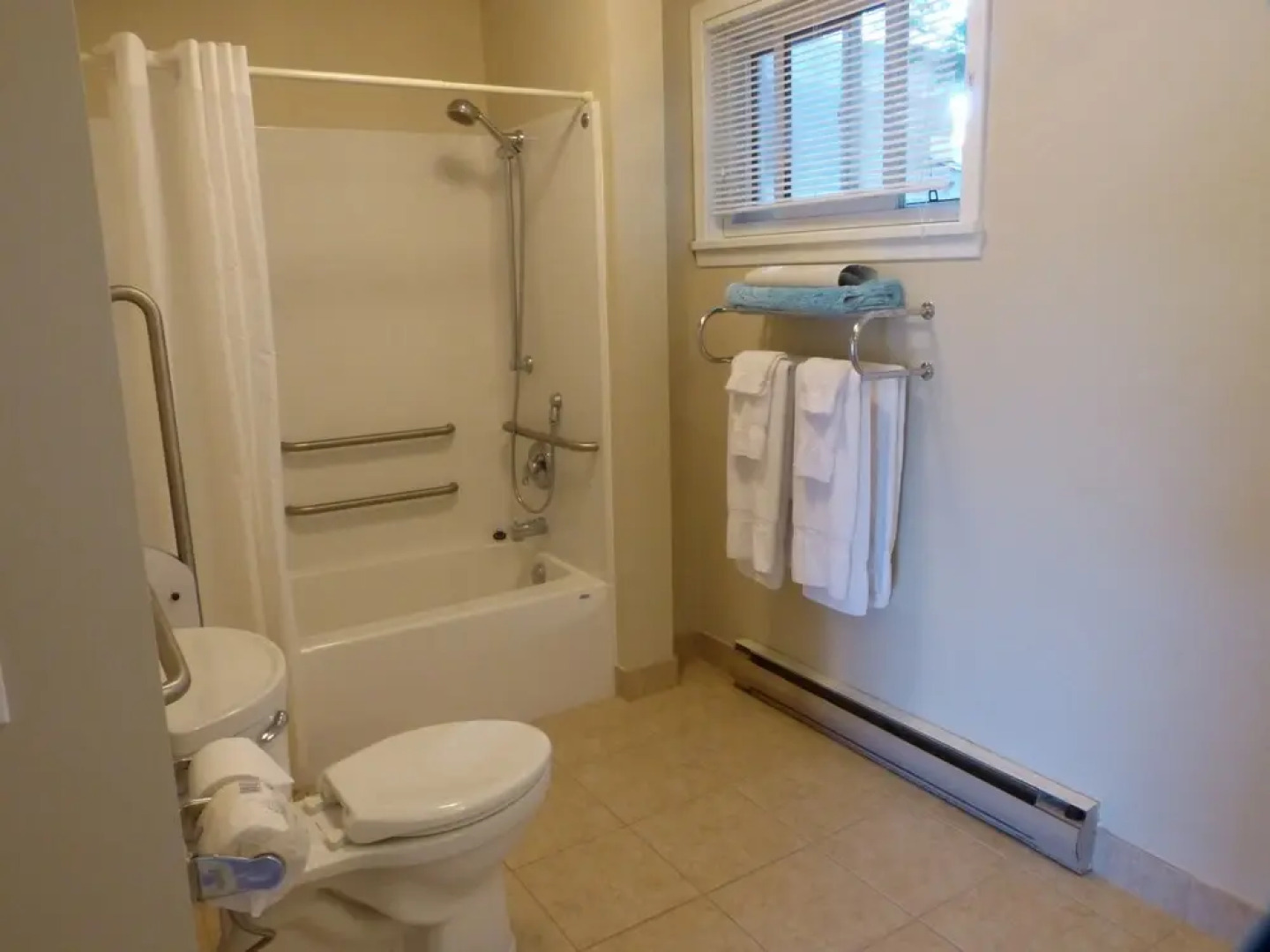 Oasis by the Bay Vacation Suites