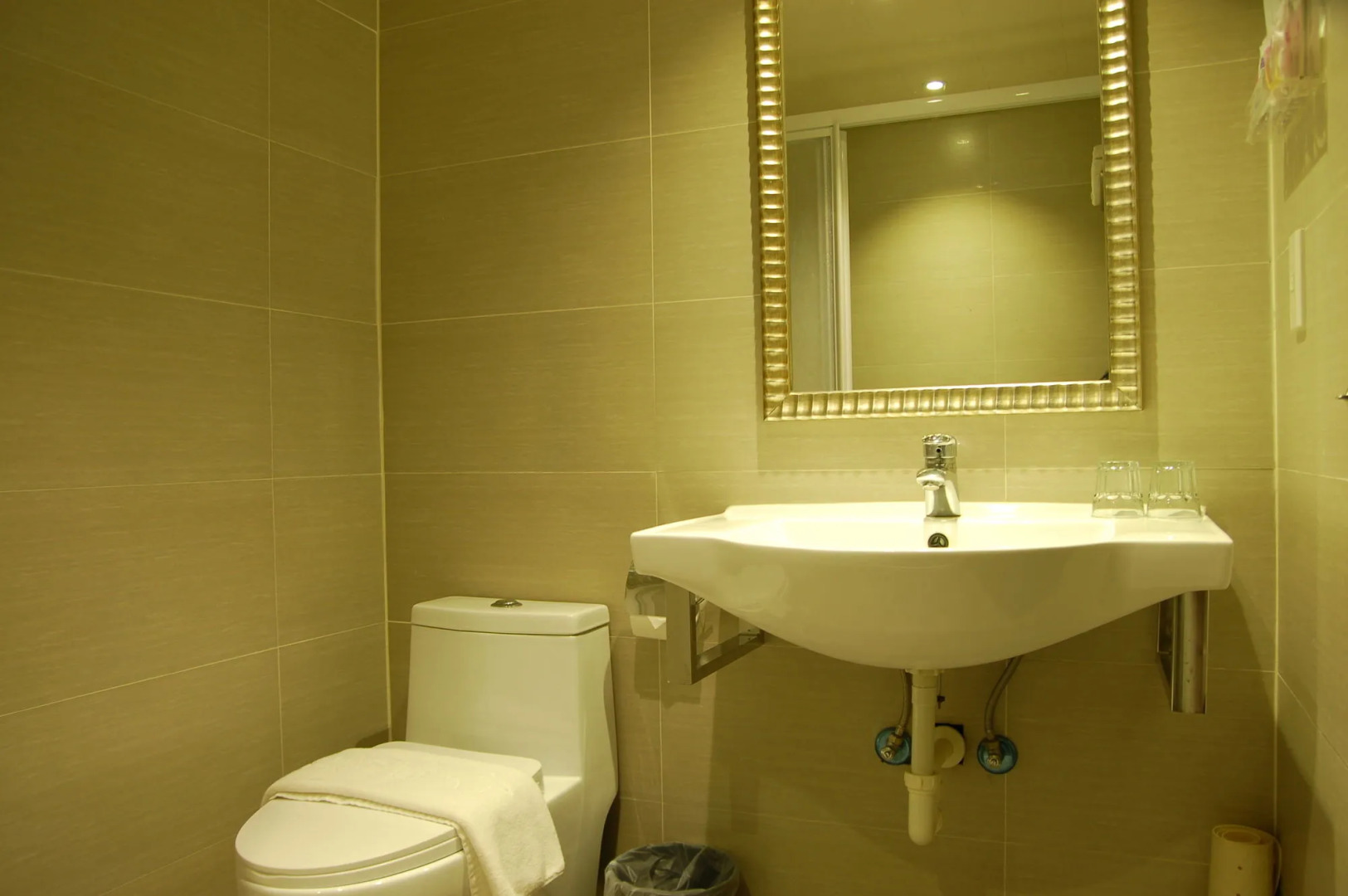 Hub Hotel Kaosiung Yisin Branch