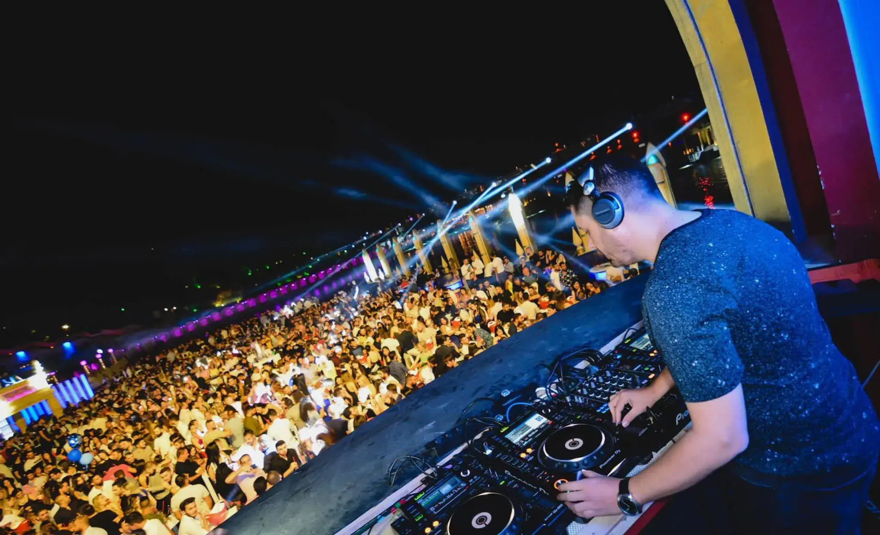 Cratos Premium Hotel & Casino