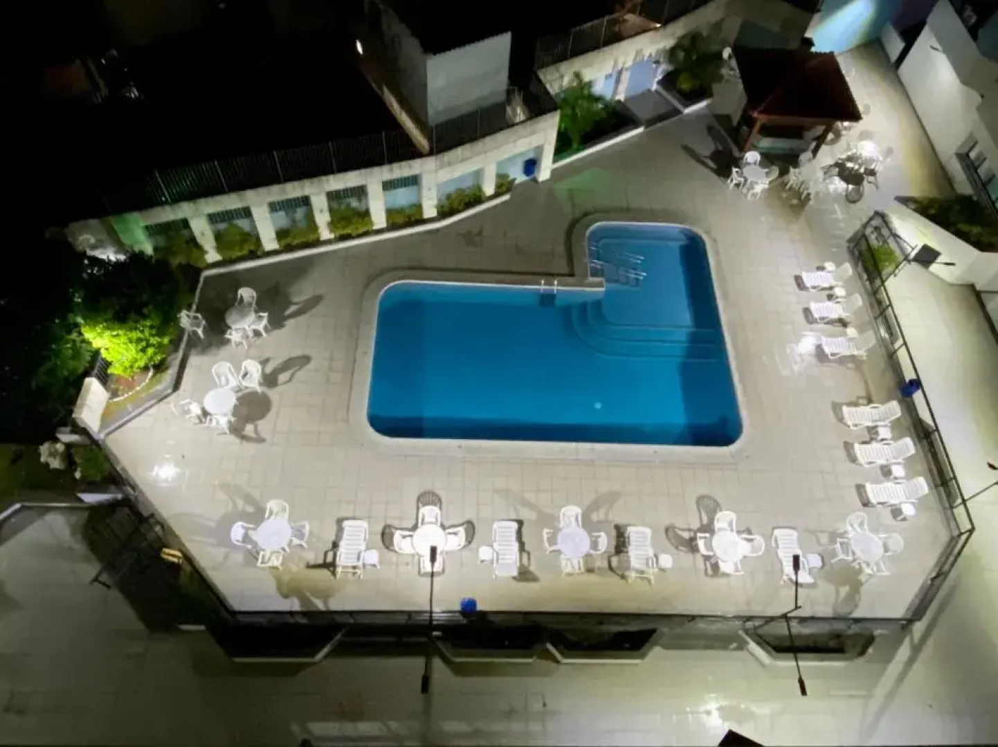 Condomínio Edifício Barra Tropical Residence
