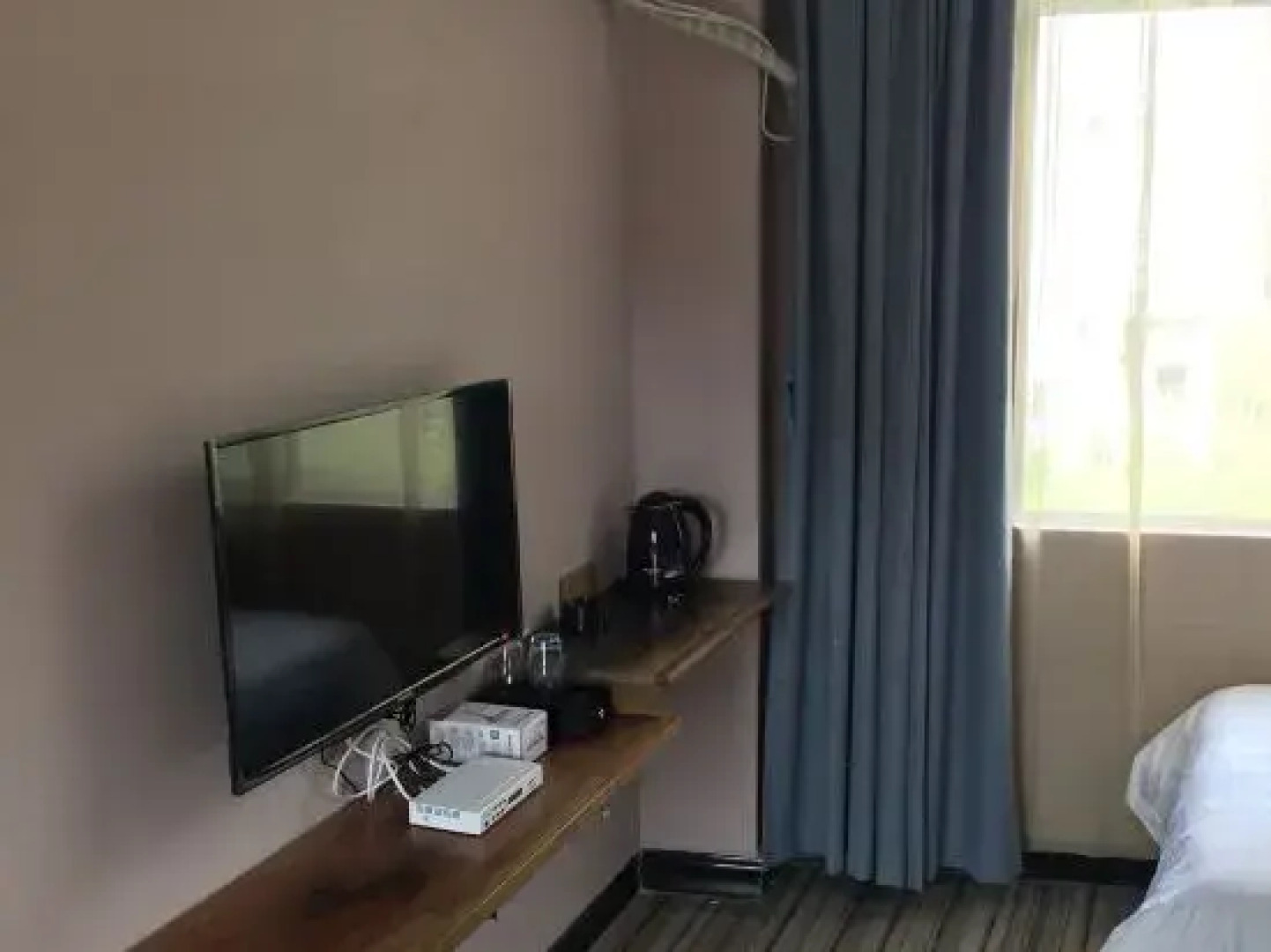 Aiwu Inn Daxin County Detian Waterfall