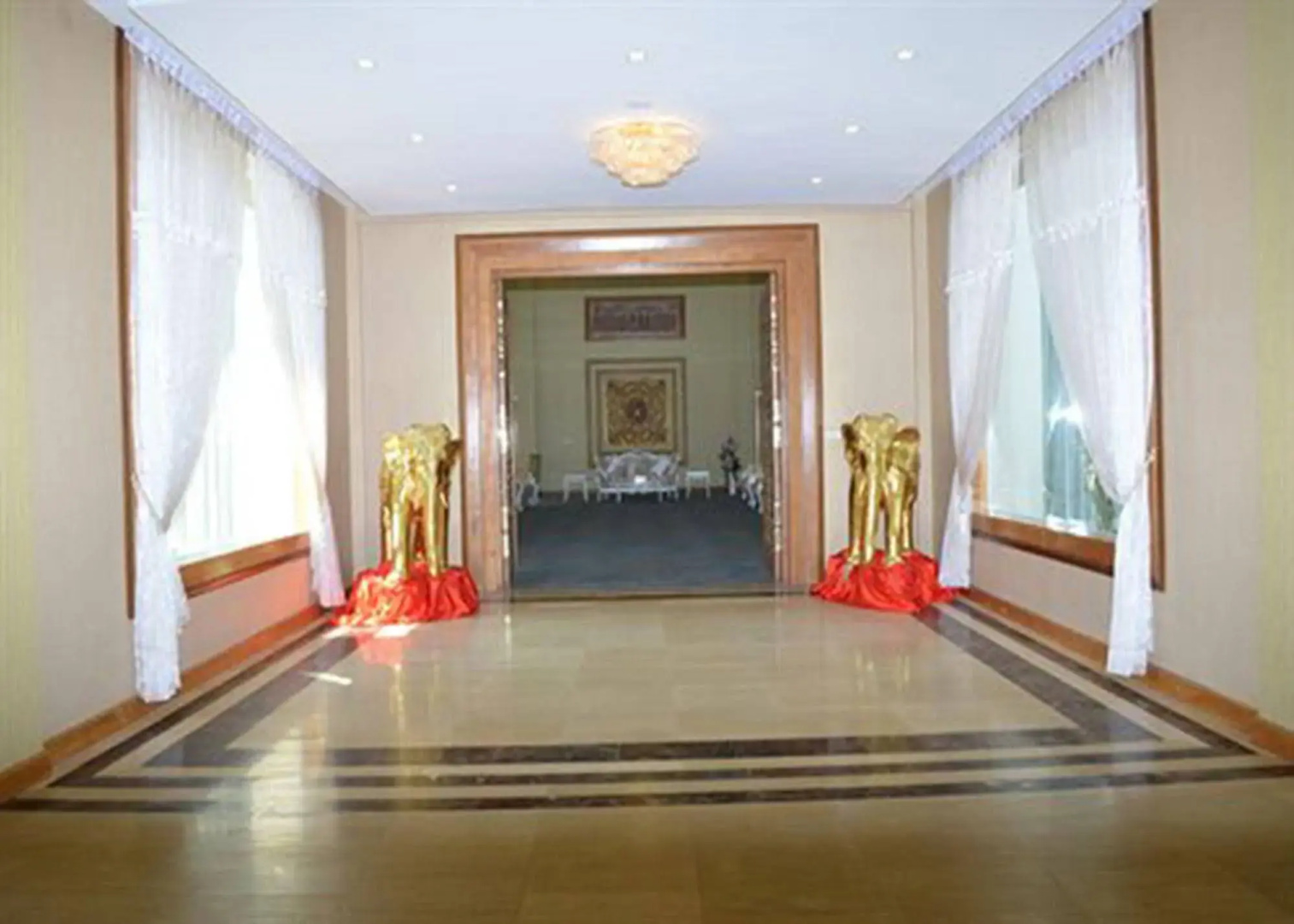 Royal President Hotel