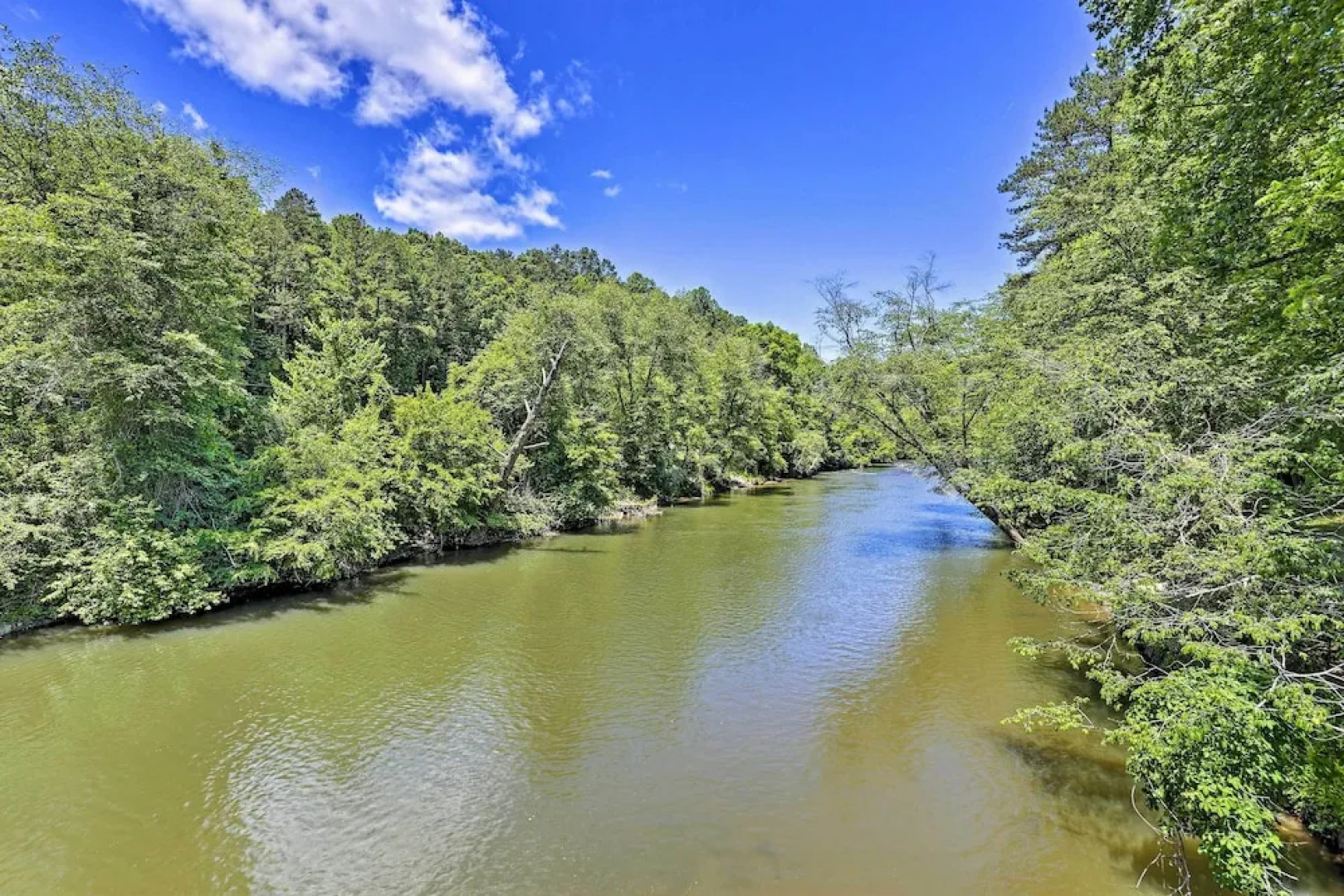 'the River Rest' Ellijay Cabin w/ Hot Tub!