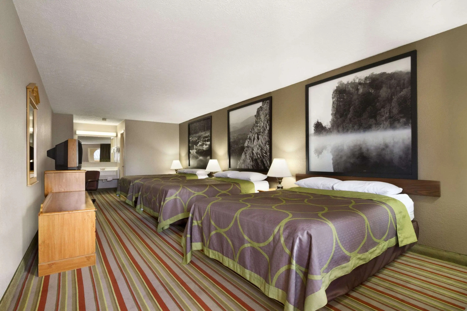 Super 8 by Wyndham Fort Chiswell/Wytheville Area
