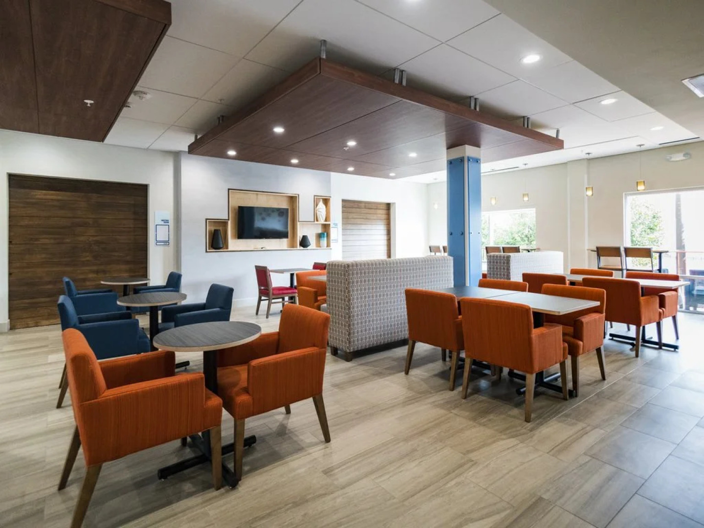 Holiday Inn Express & Suites Southaven Central - Memphis