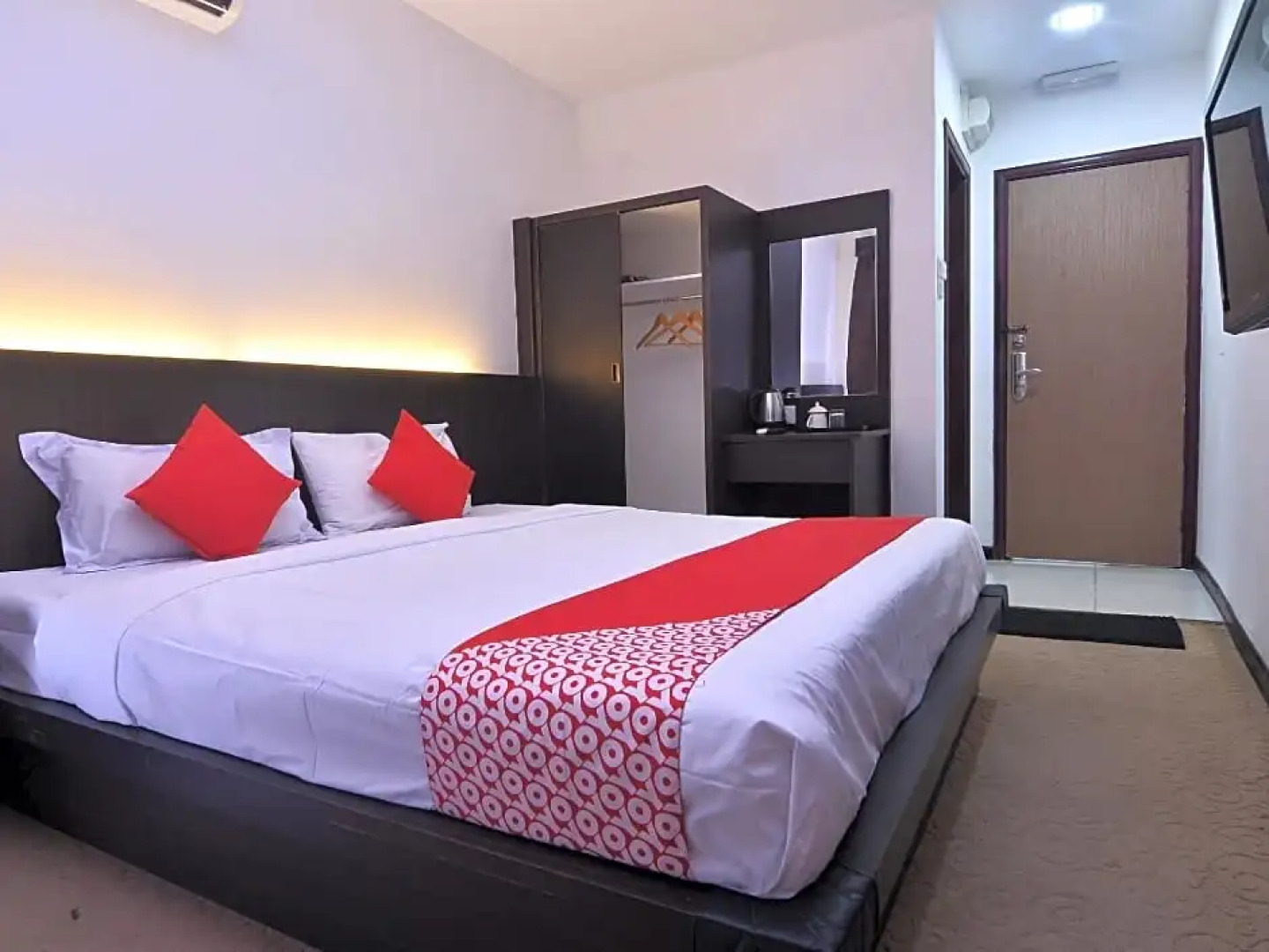 OYO 43960 Laksamana Executive & Boutique Hotel
